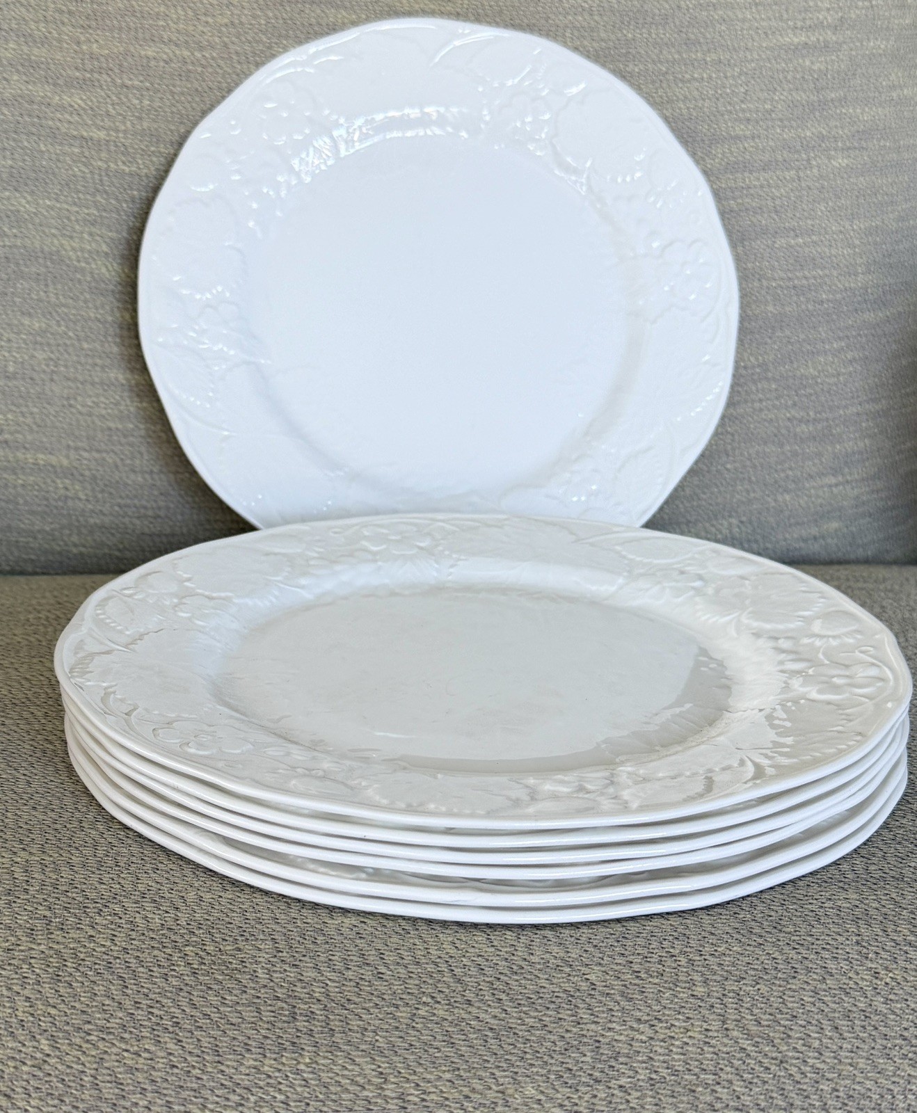 Wedgwood Strawberry and Vine Dinner Plate 11 1/8″ excellent condition