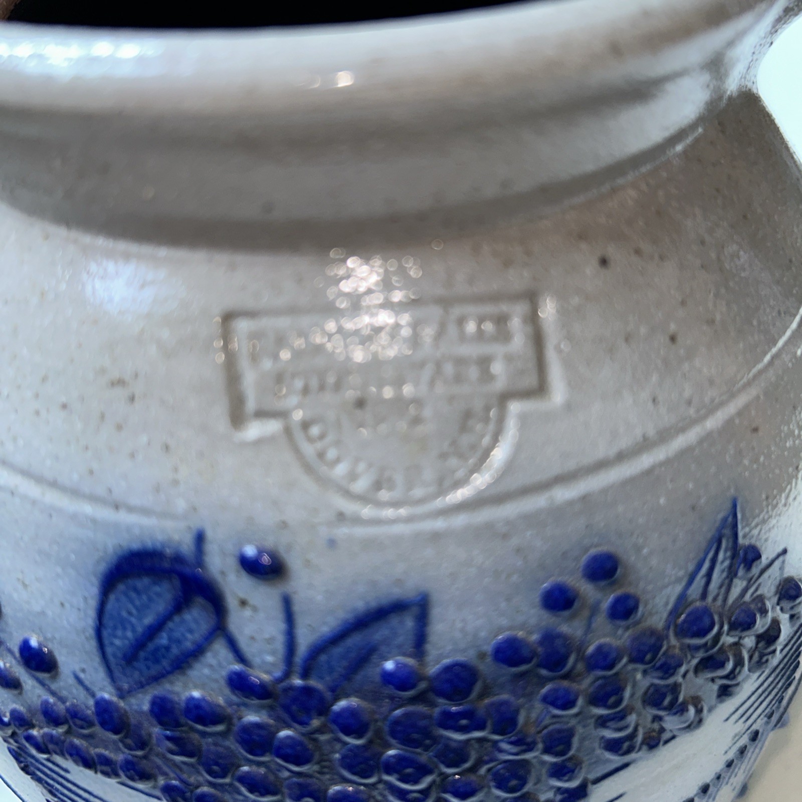 1992 Salmon Falls Pottery Handled & Lid Salt-Glazed Blueberry Basket Bean Pot 7″