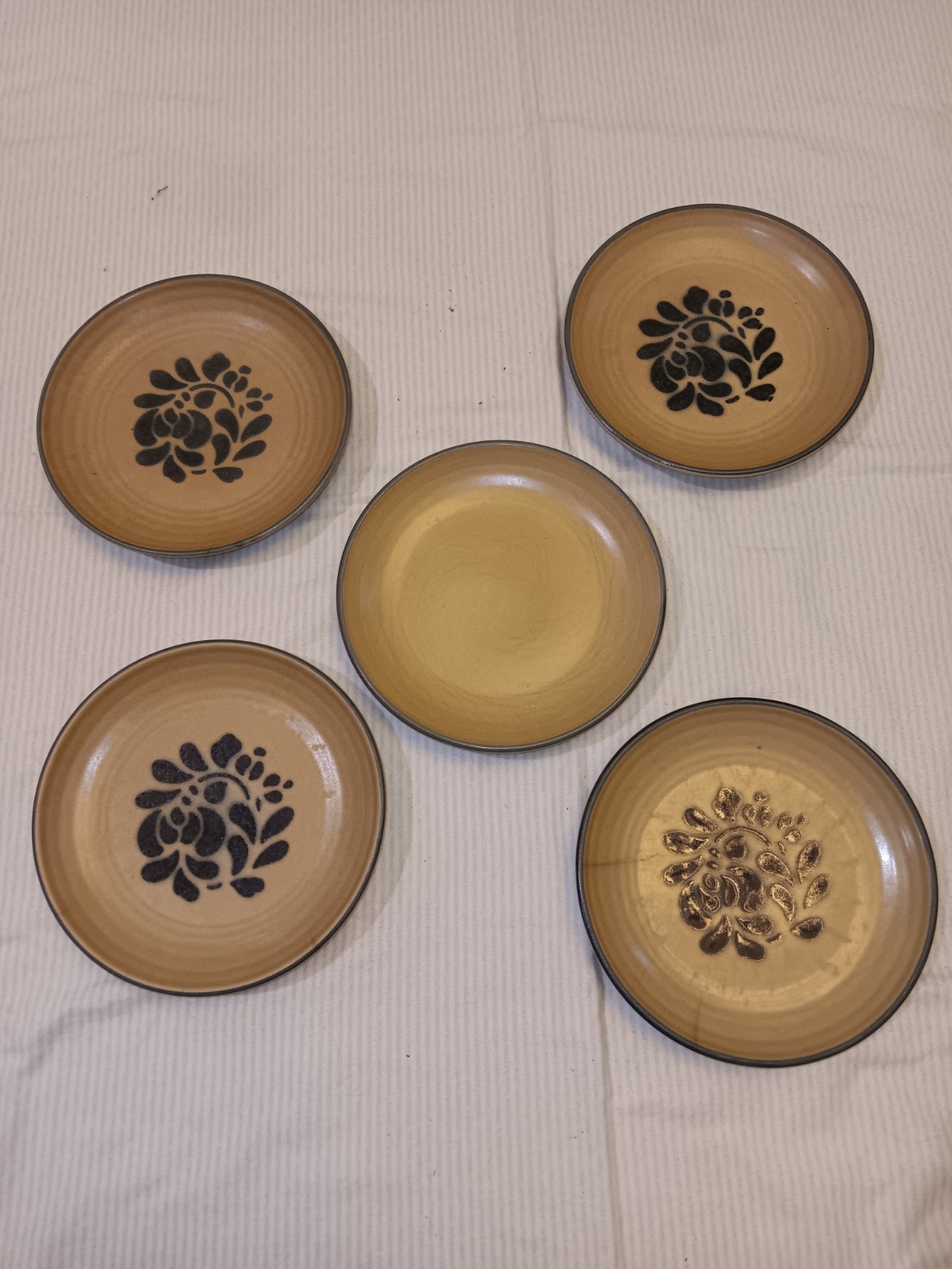 Set of 5 Vintage PFALTZGRAFF Folk Art Stoneware Tan Blue 7” Dessert Bread Plates