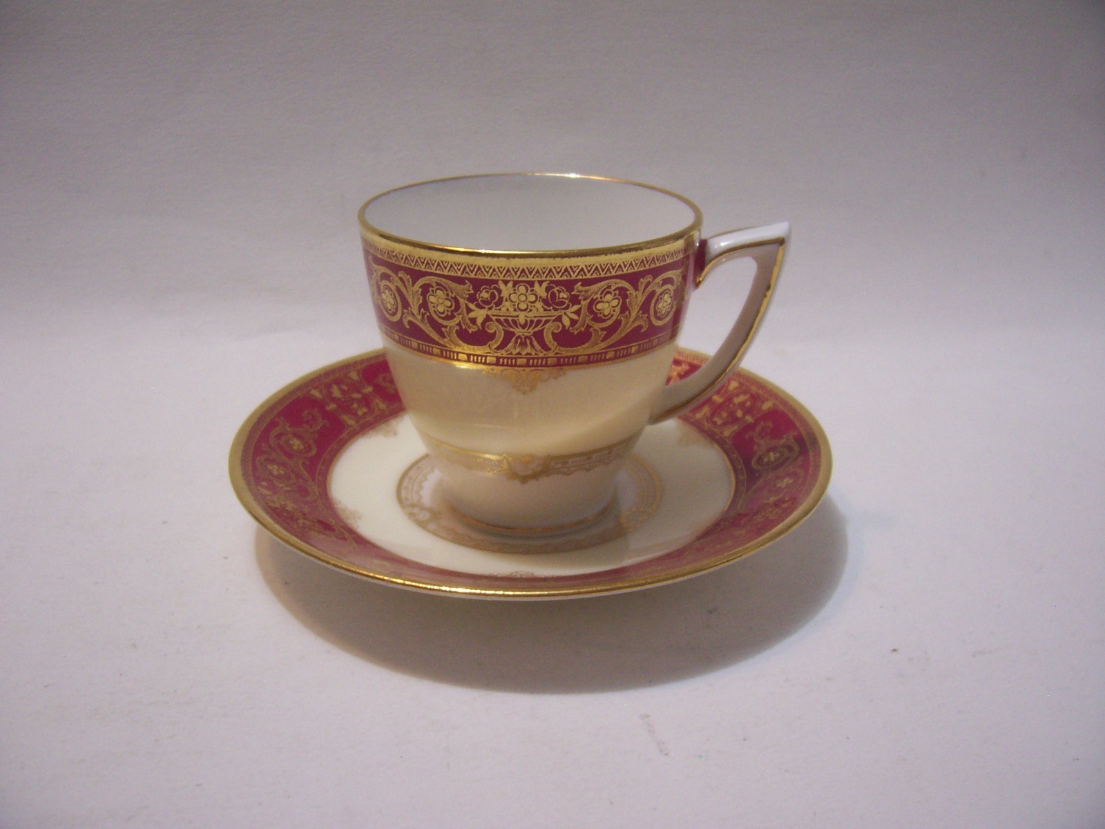 ANTIQUE MINTON ENCRUSTED GOLD RED DEMITASSE SET MINT CONDITION 4 1/4 INCHES MINT