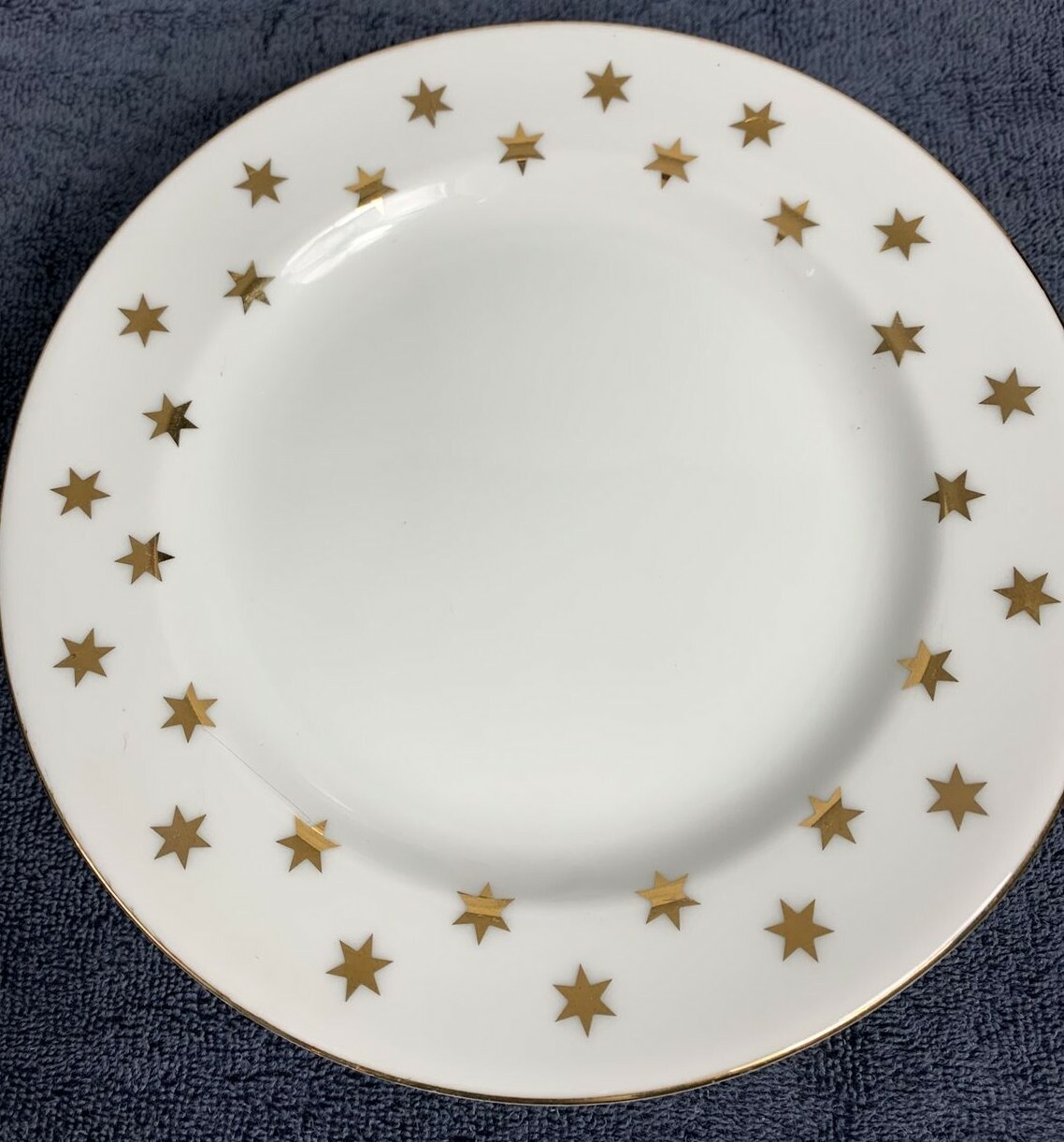 PARTY TIME 1992 American Atelier Plate 8″ White w/ Gold Stars (7 Avail)