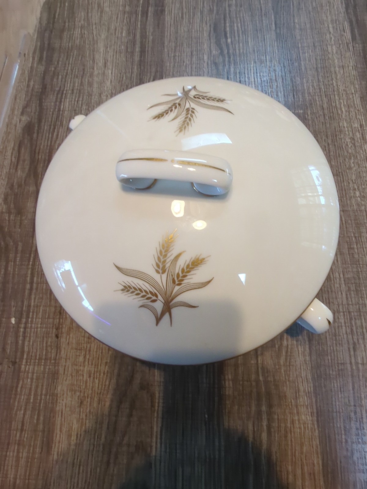 LENOX Wheat Pattern Round Covered Vegetable Serving Dish- R-442