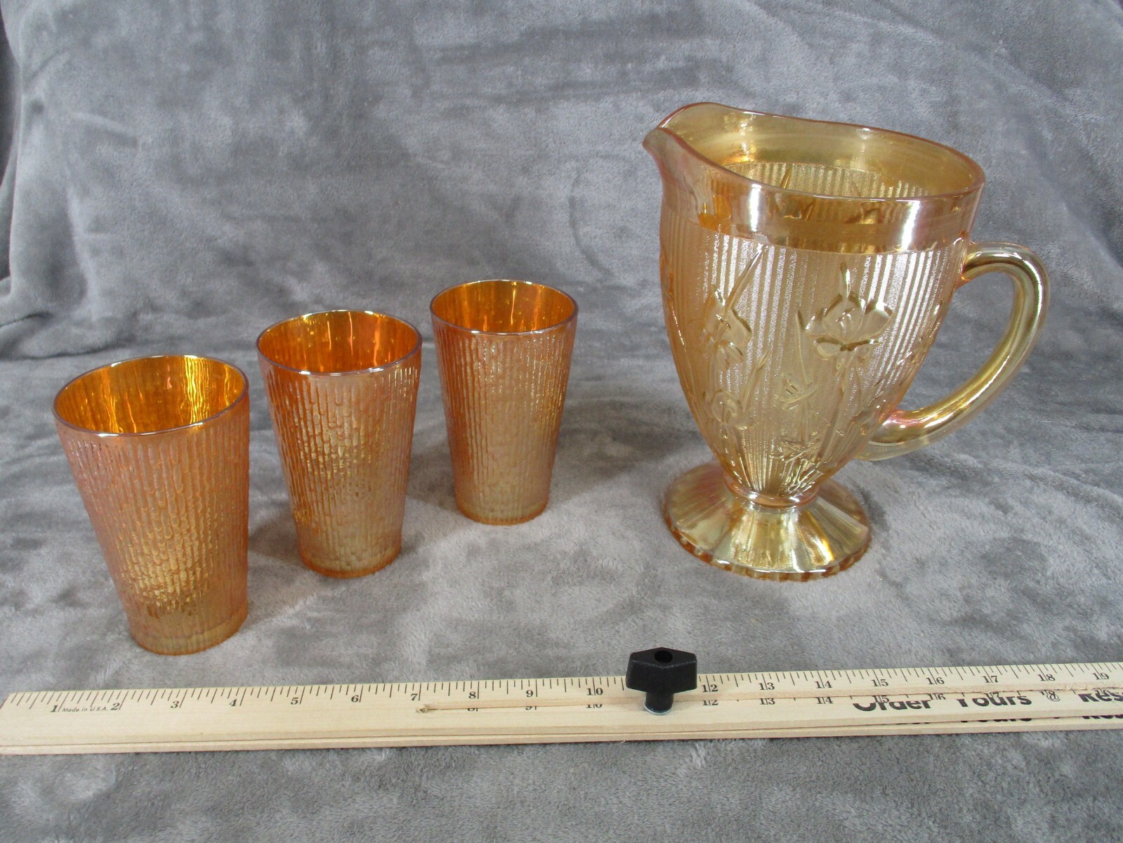 Jeannette Carnival Glass Pitcher And Tree Bark Tumblers Set Marigold Iridescent