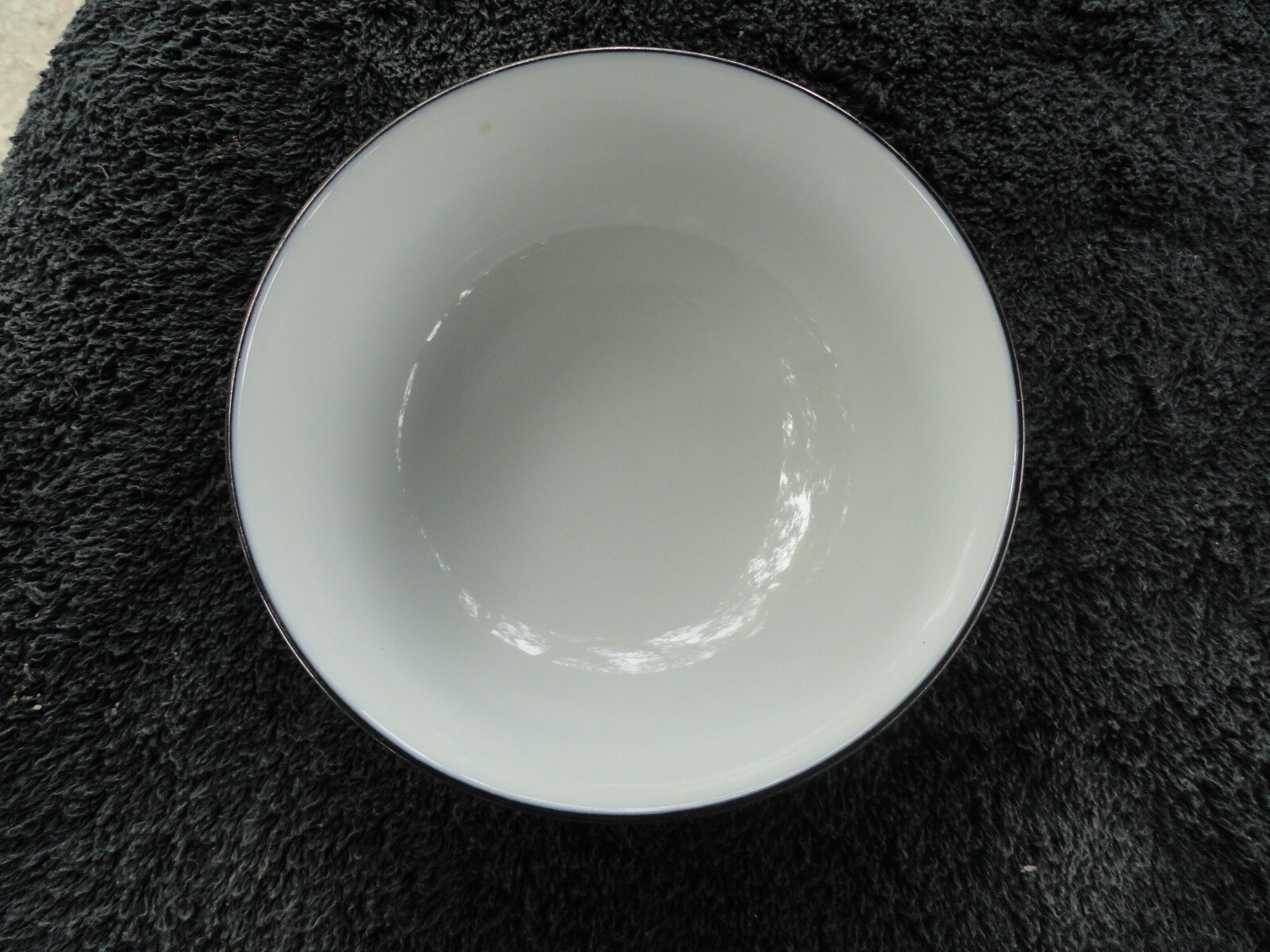 Dansk Ceylon Navy Blue Leaves and Bands White Accent Fruit and Cereal Bowl