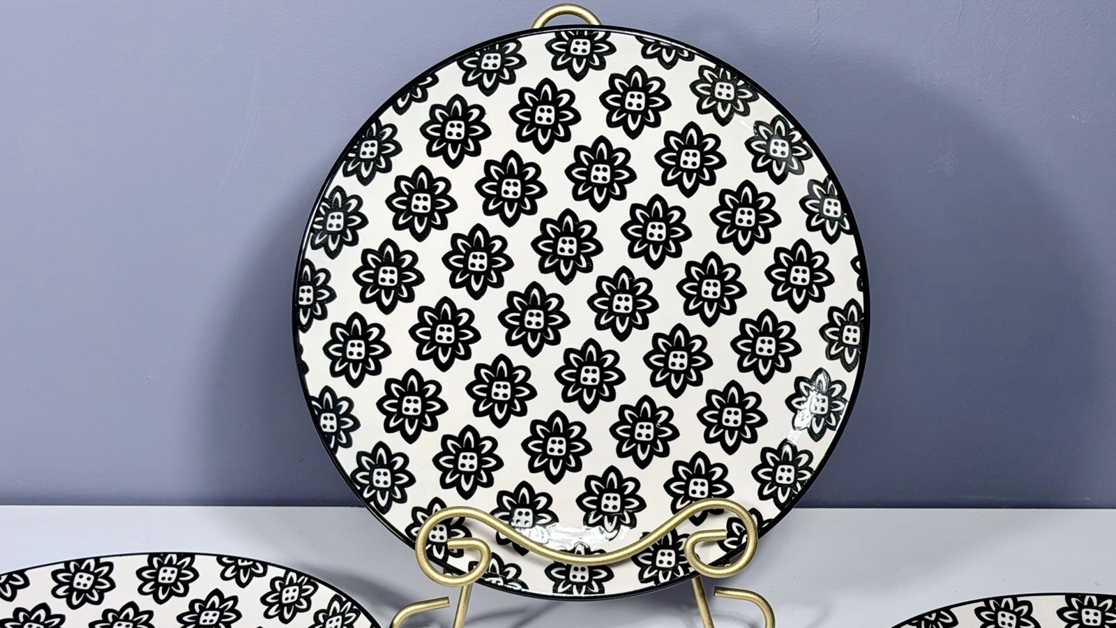 Set of 4 Certified International Black White Floral Dinner Plates 10.5”