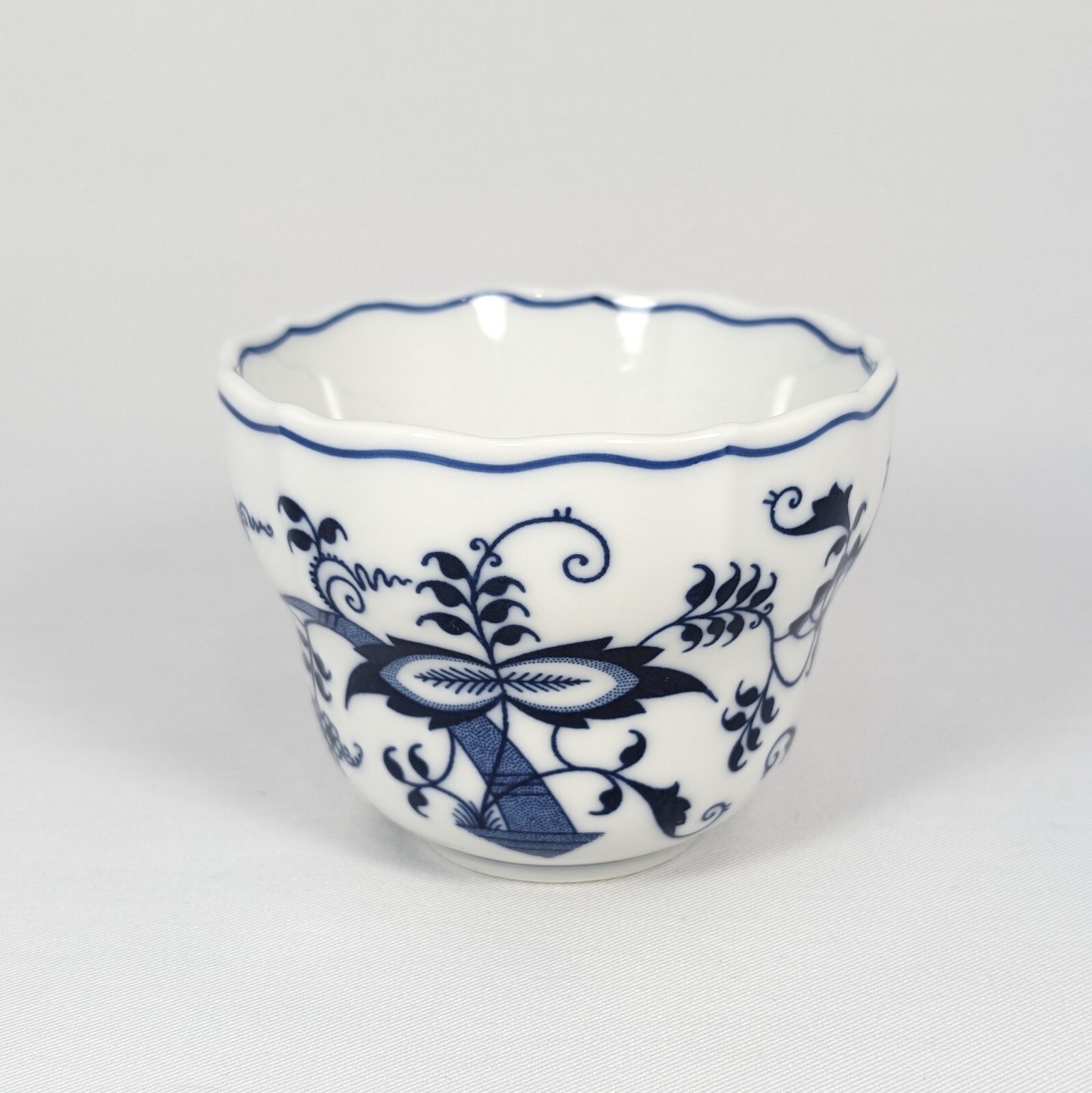 Blue Danube Cup and Saucer Lipper Japan Porcelain Flowers Blue Onion Scalloped