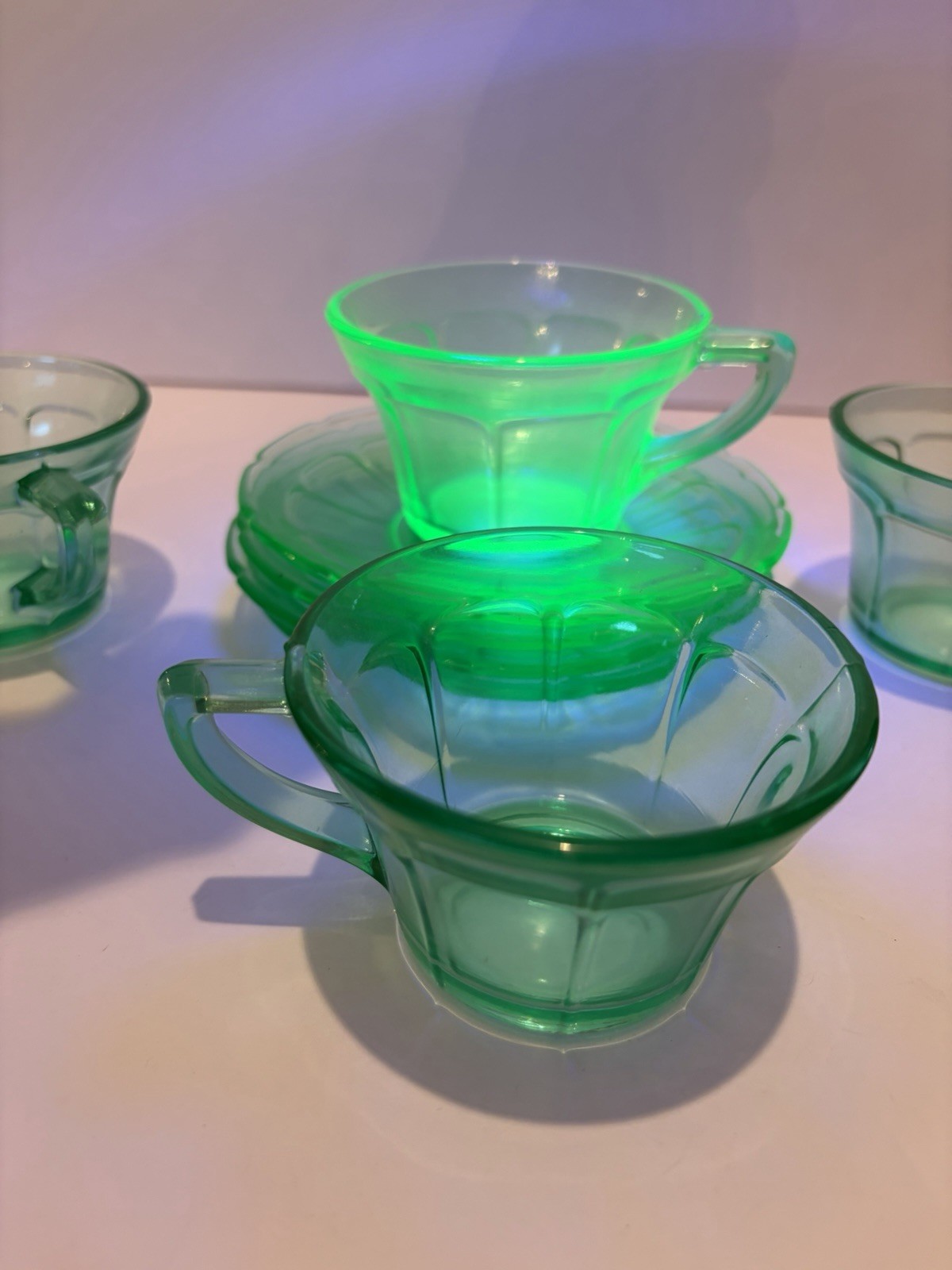 Set of 4 Vintage Diamond Glass Co. Victory Green Uranium Glass Cups & Saucers
