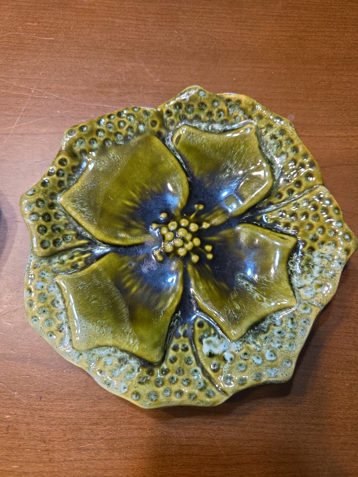 2 1950’S MARCIA OF CALIFORNIA TR300 MAJOLICA DISH 7″