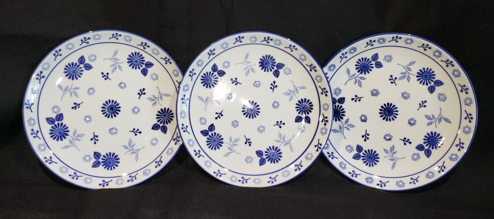 Yokohama Studios 7.75″ Porcelain Plate Blue White Floral Raised Dots Set of 3