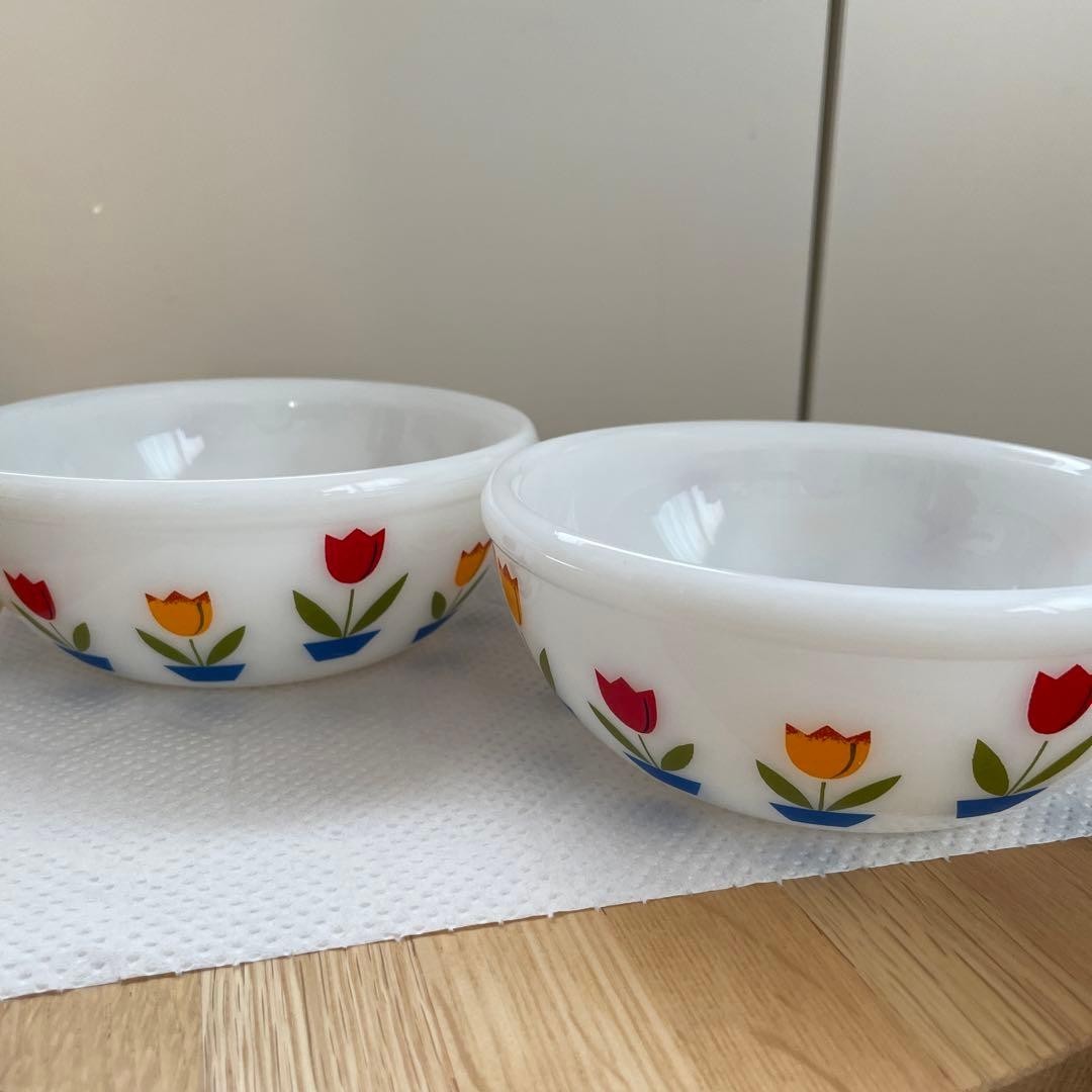 Fire-King 15oz Tulip Bowl Printed Milk Glass Ware Set of 2 Retro Excellent