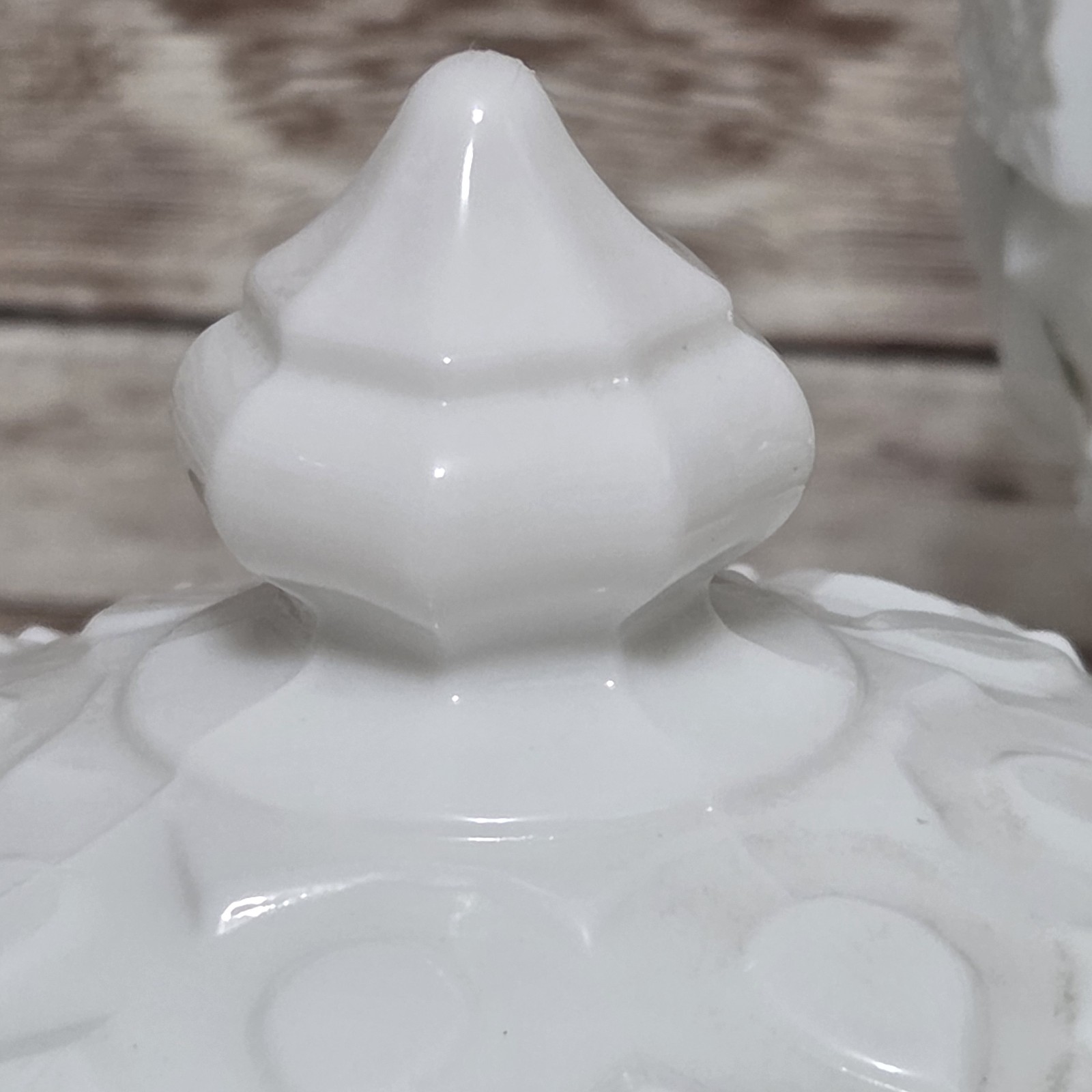 Vintage WESTMORELAND Old Quilt Pattered Milk Glass Candy Dish Rose Garland Lid