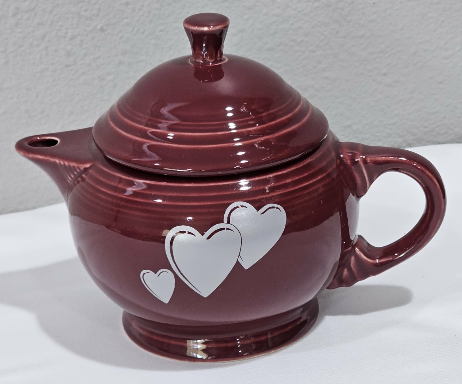 2001 Fiestaware 2 Cup Teapot With Lid Trio Of Hearts Cinnabar Excellent