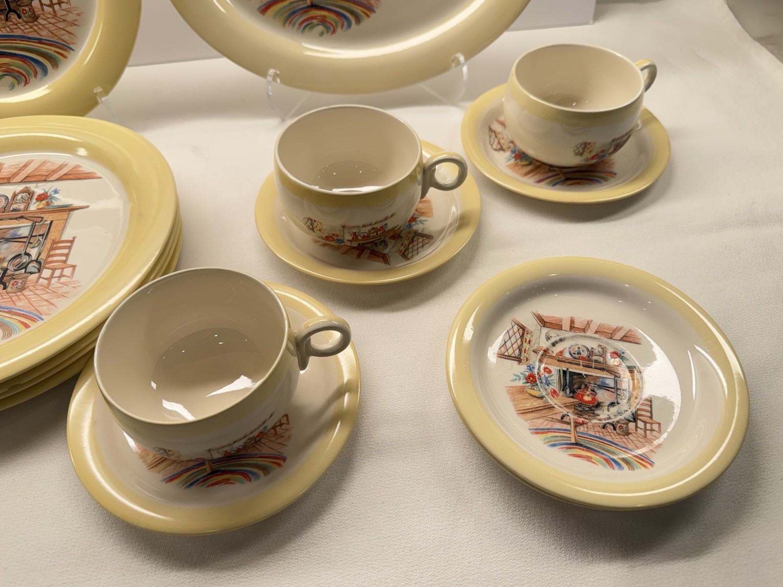 26pc Homer Laughlin Eggshell Colonial Kitchen Hearth Yellow Rim 1941 Swing Set