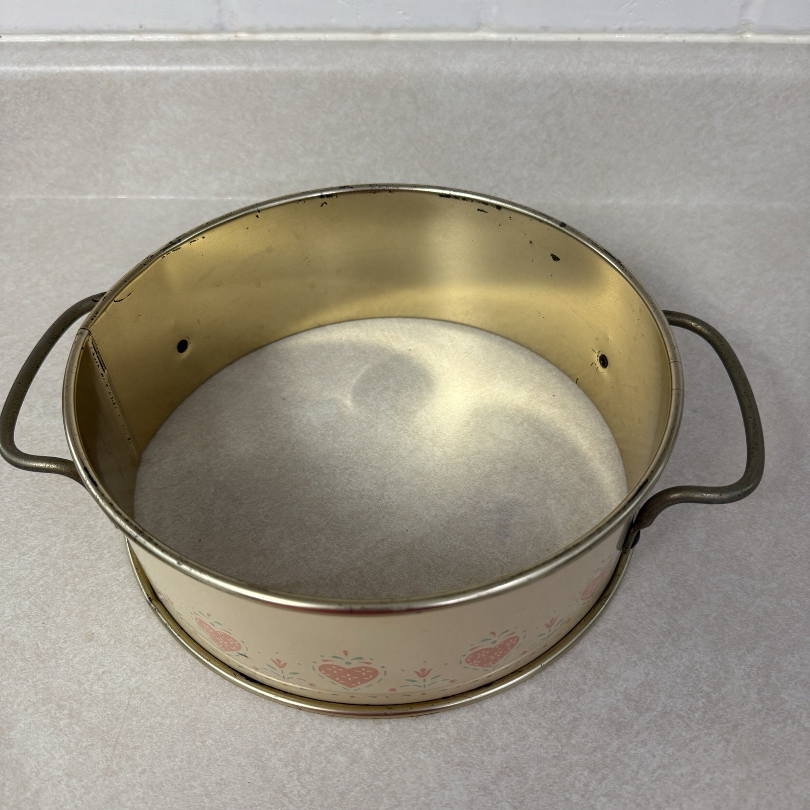 Corelle FOREVER YOURS Pink Hearts Metal Base Holder Pyrex 2 QT Casserole Corning