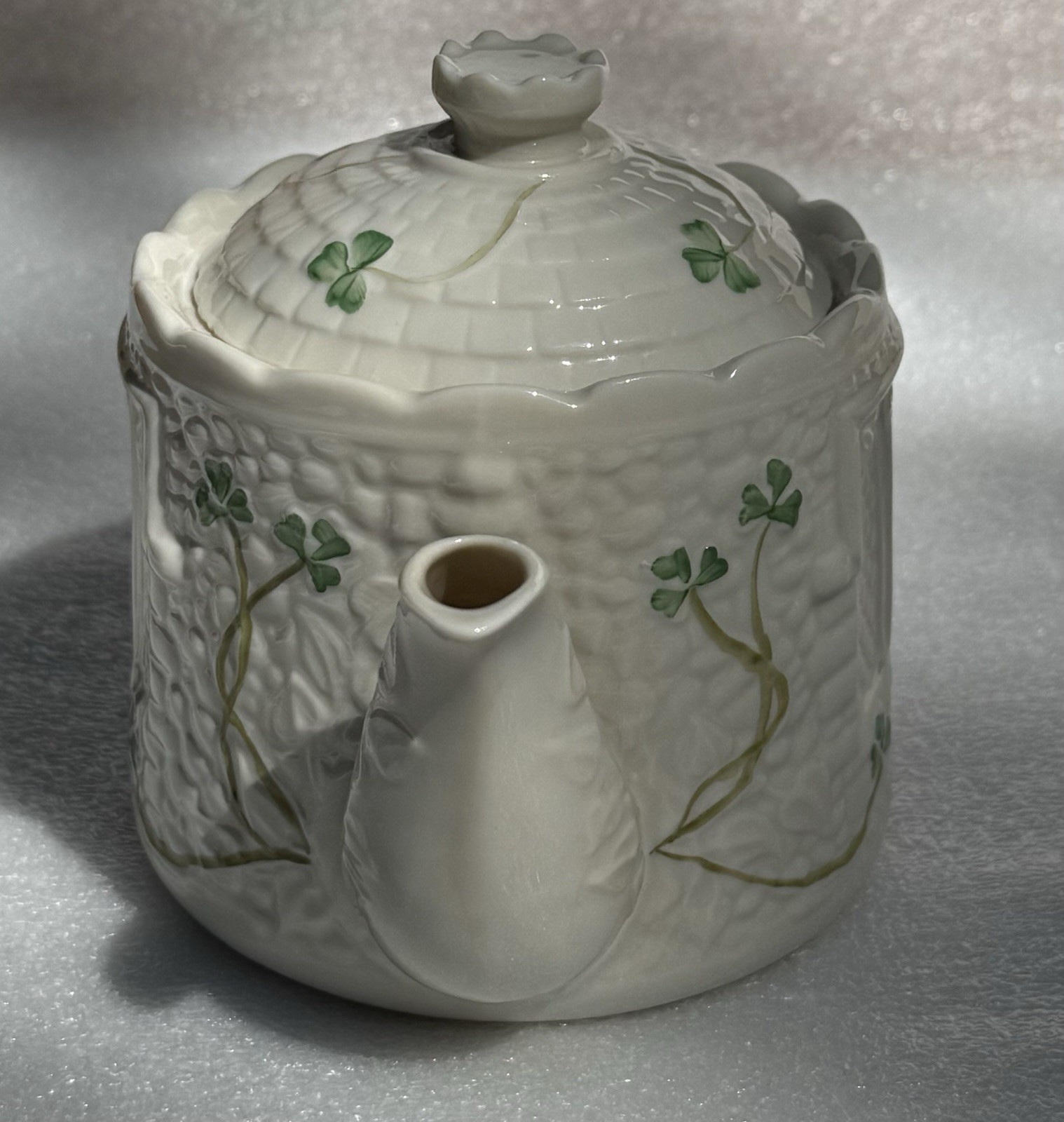 Irish Belleek – Shamrock – 2 Cup 5″ Castle Teapot