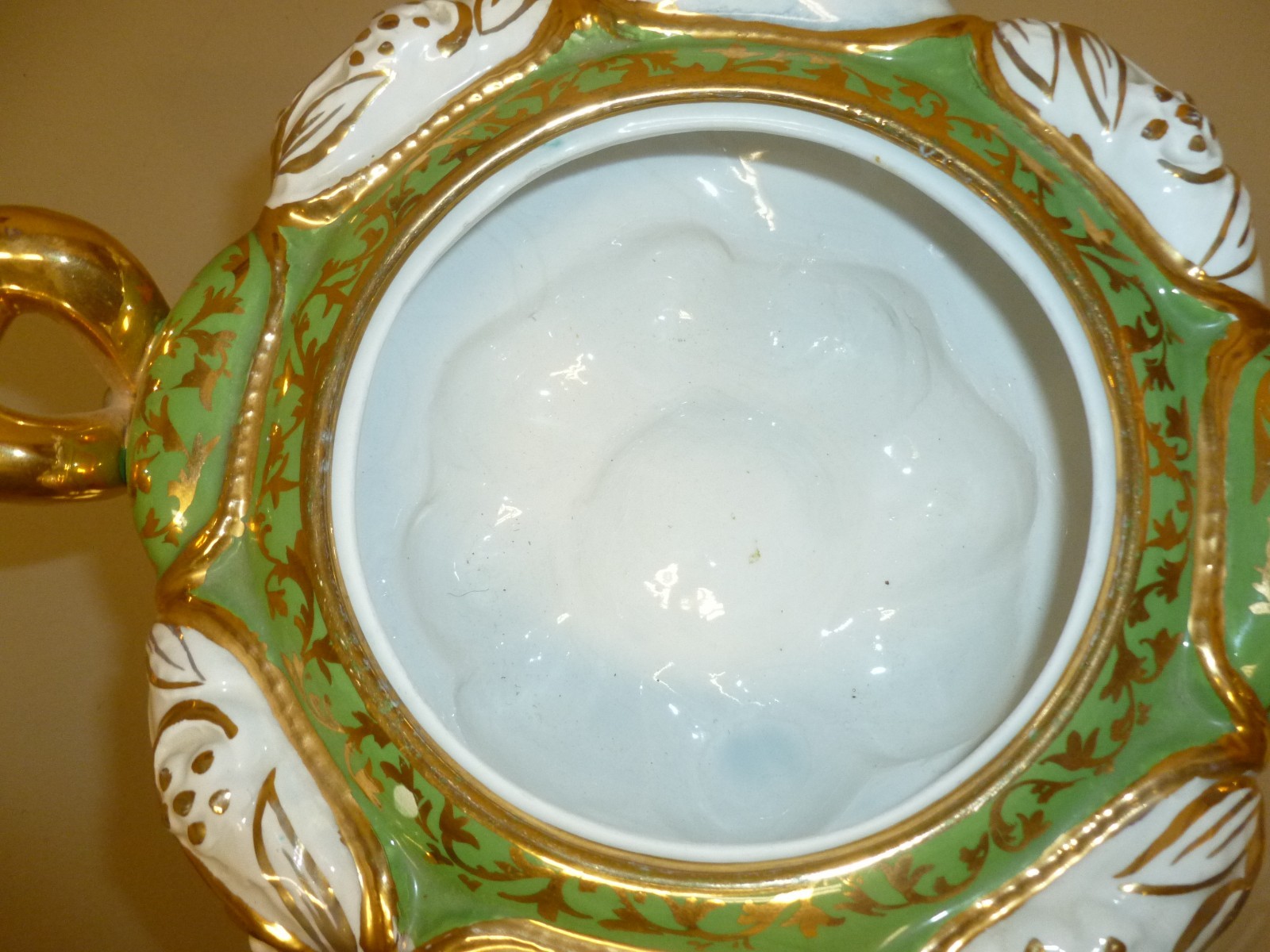 Vintage Handpainted Capodimonte Italy High Relief Bon Bon Dish w/ Cherubs