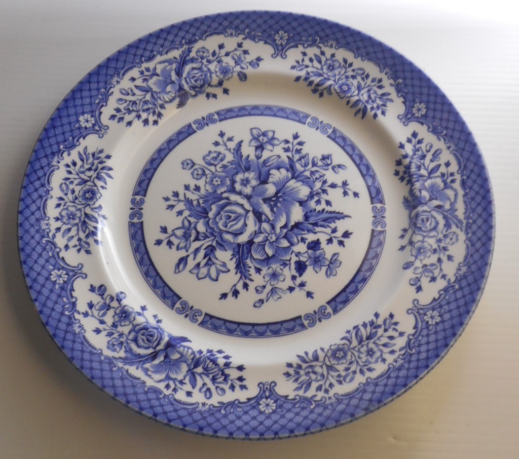 VTG Wood & Sons 10.25″ Dinner Plate Kew Blue England Floral Rose Lattice