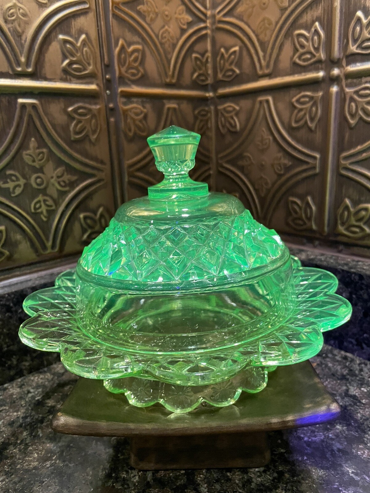 Vintage Riverside Green Vaseline Glass Petticoat Pattern Covered Bowl 30s Tested