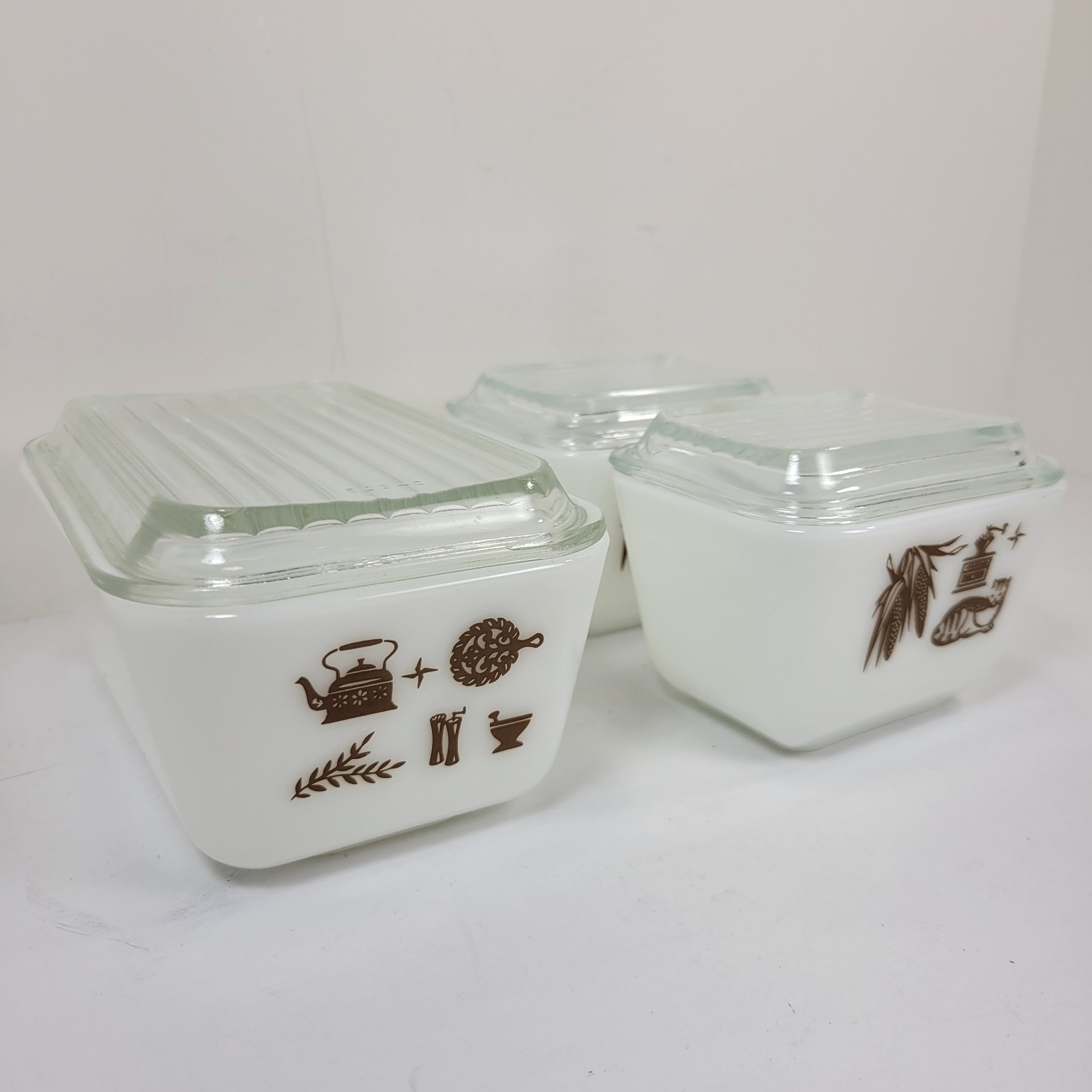 Vintage Pyrex Early American Pattern Refrigerator Set 3 Dishes w/Lids 501 & 502