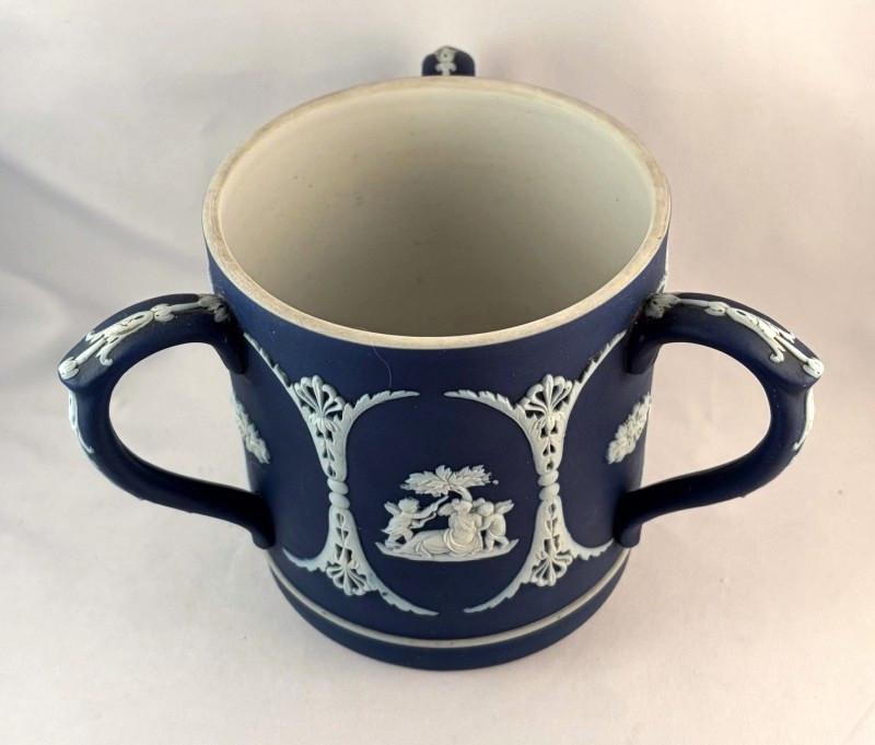 Antique 1903 Wedgwood Jasperware Dark Cobalt Blue Dip 3-Handled Loving Cup / Tyg