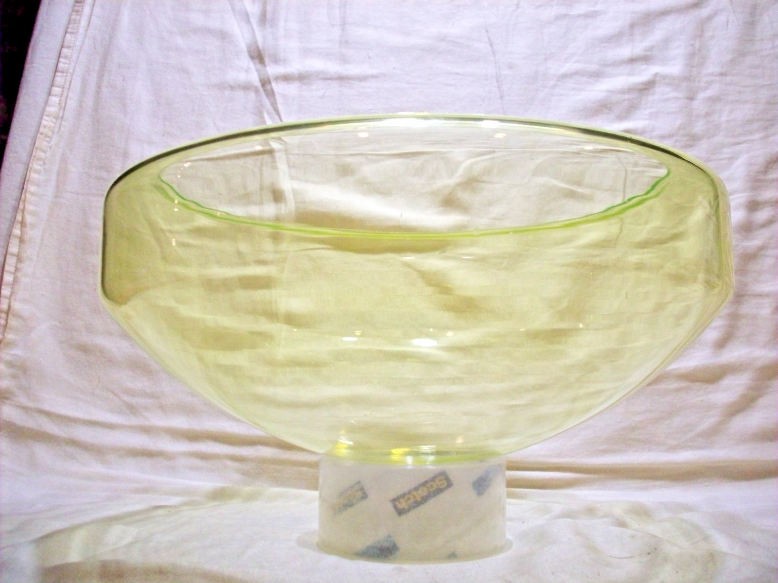 ANTIQUE VASELINE URANIUM GLASS FISH BOWL 14″ DIA. 6 1/2″ TALL VERY GOOD COND.
