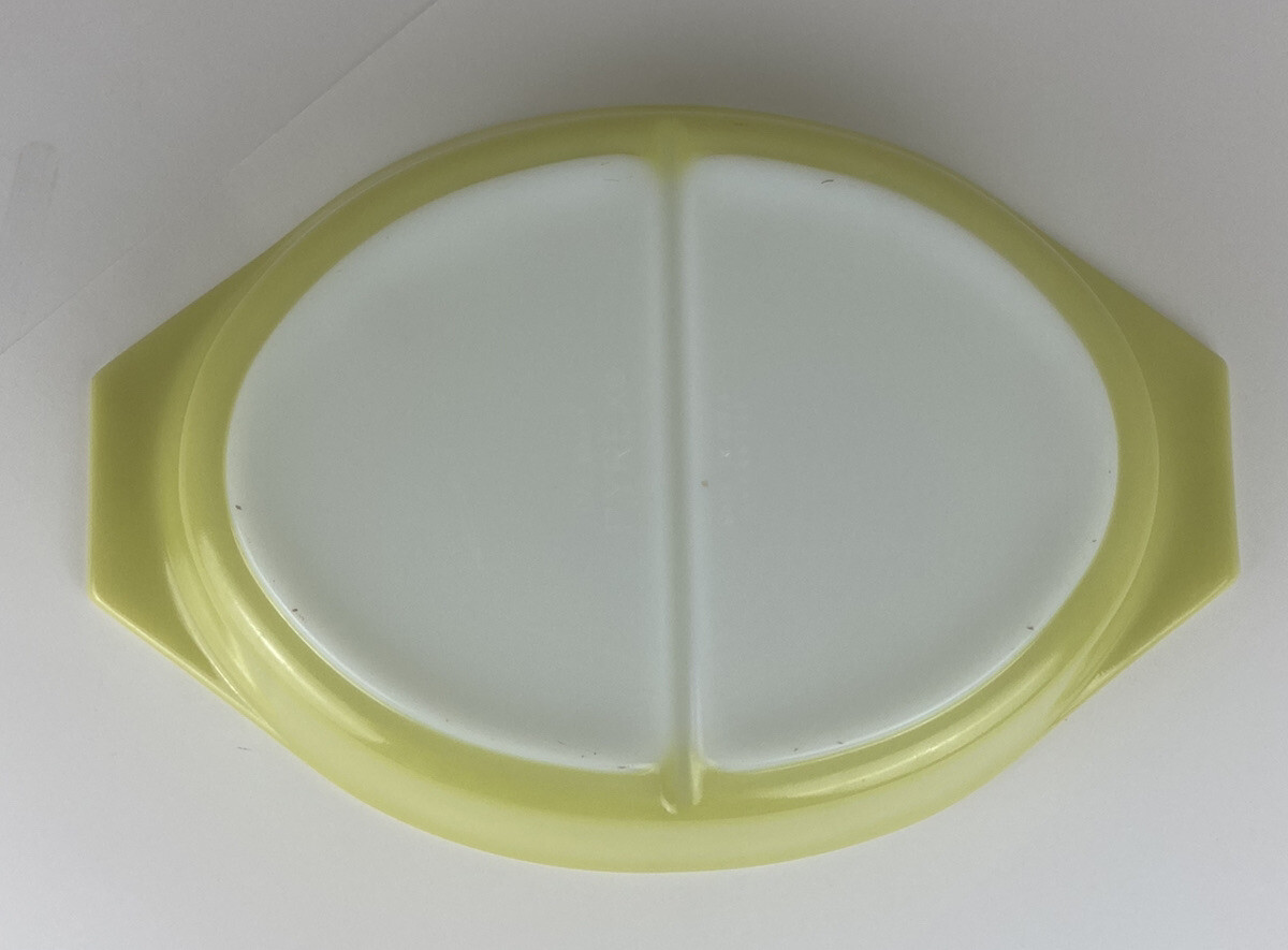 Pyrex Verde Olive Green Divided Casserole Ovenware 1.5 QT Vintage With Lid