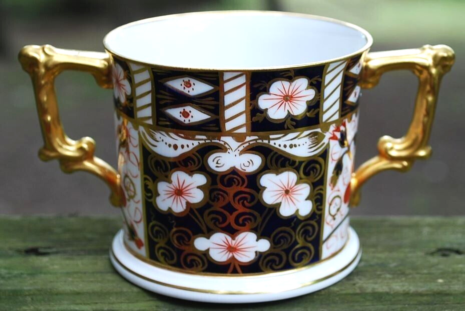 RARE Vintage ROYAL CROWN DERBY 2 Handled Loving Cup TRADITIONAL IMARI Blue Gold