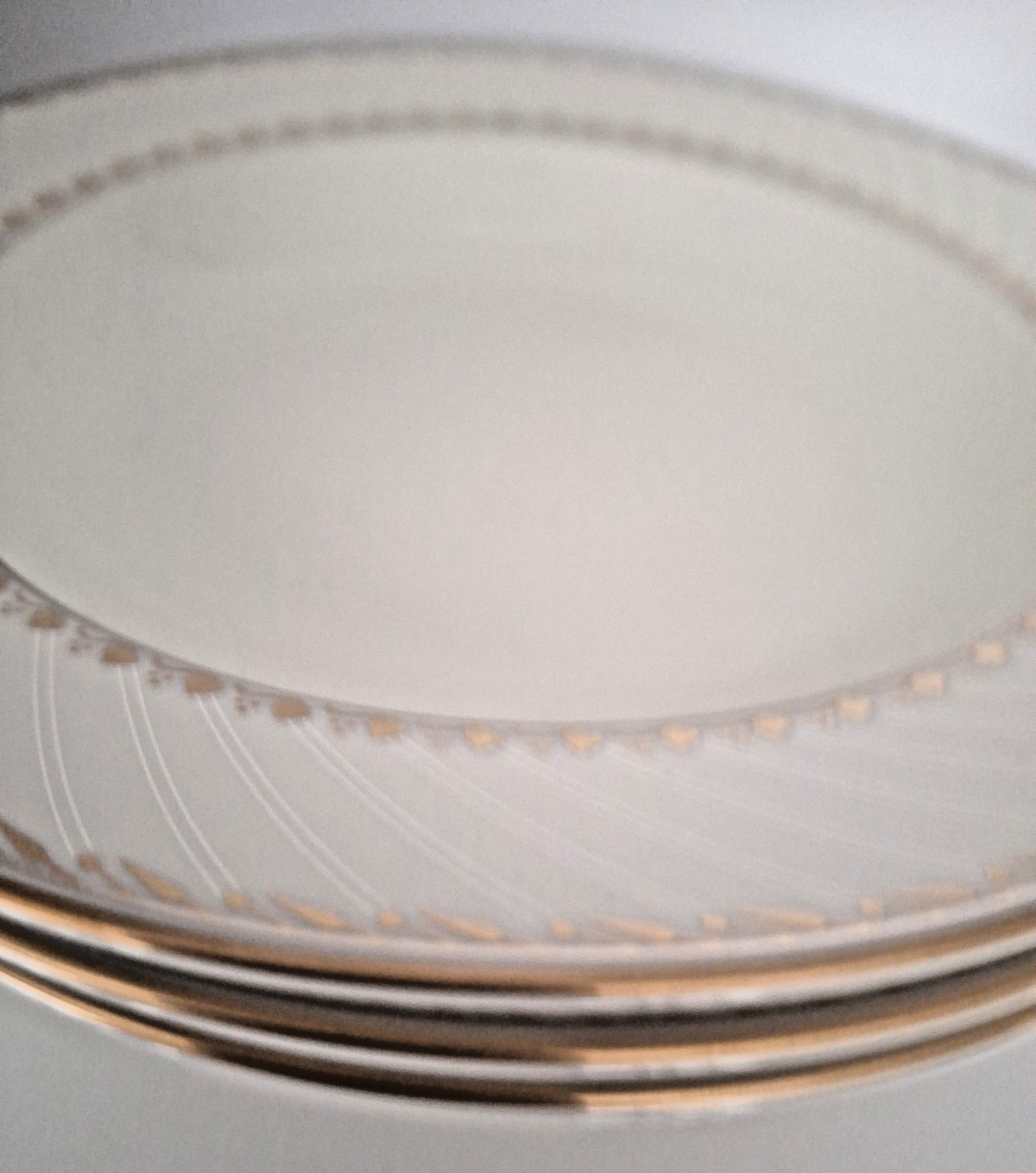Mikasa Golden Crown L3416 Rim Soup Bowls Set of 4 New Tags 8.25″ Elegant Dining