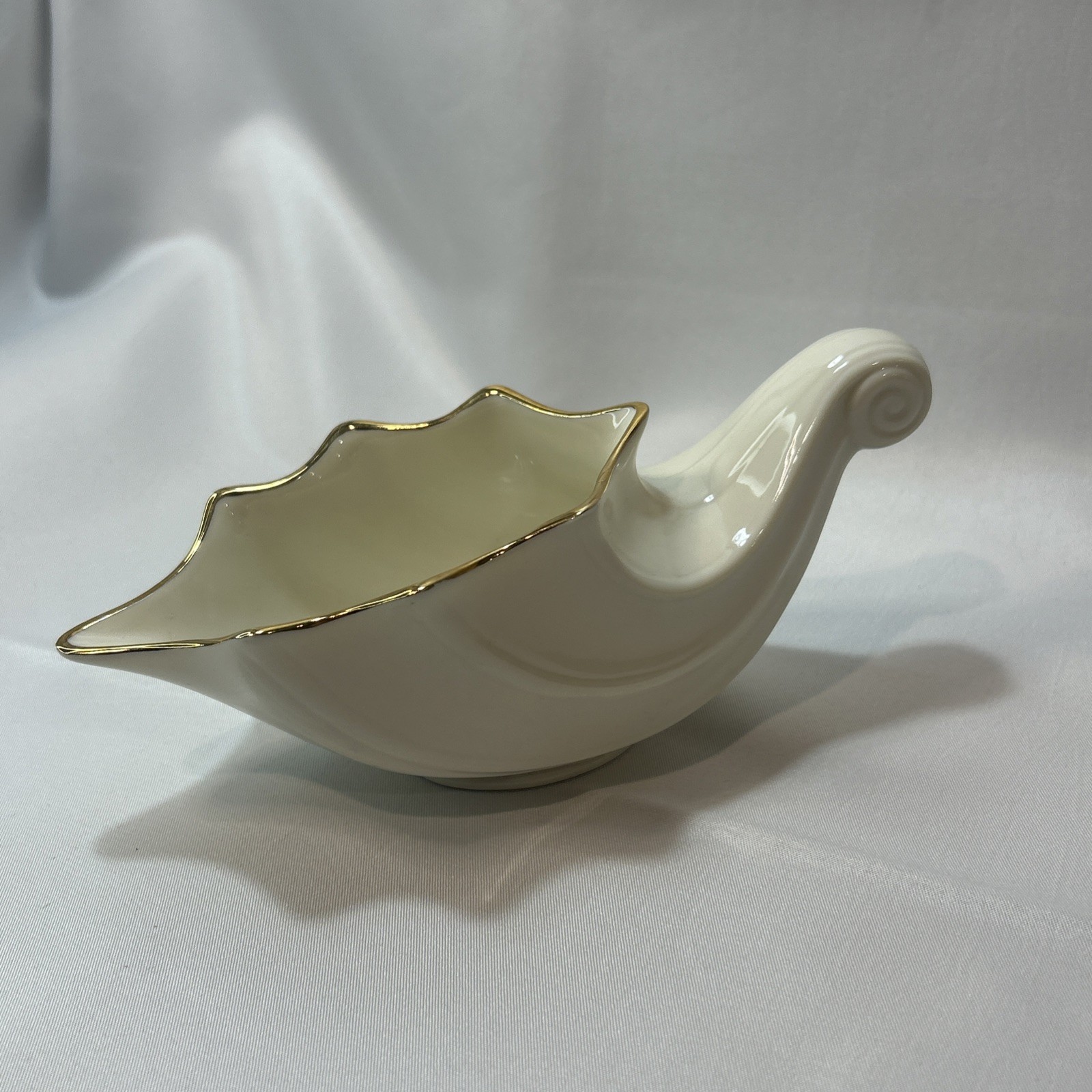 Lenox Mini Cornucopia Porcelain Dish Cream Glossy Gold Trim MPN 1-101-5340