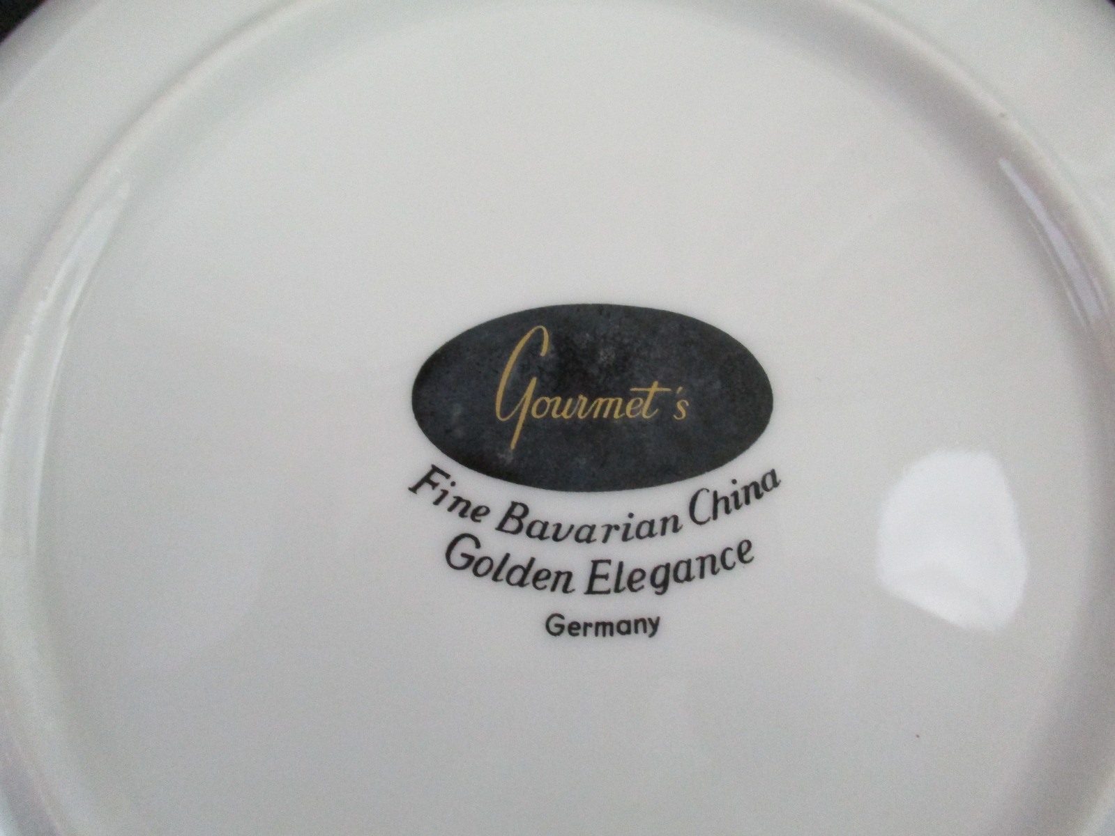 4 Vtg Gourmet’s Bavarian China Golden Elegance 7″ Plate White Gold Band Germany