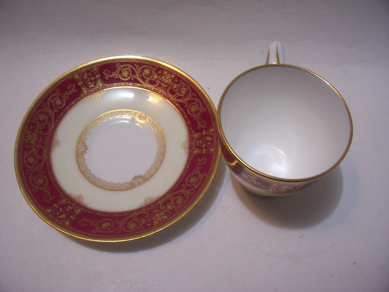 ANTIQUE MINTON ENCRUSTED GOLD RED DEMITASSE SET MINT CONDITION 4 1/4 INCHES MINT