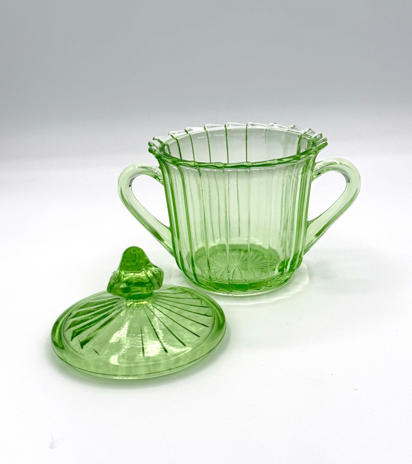 Uranium Jeannette Sierra Green Depression Glass Lidded Sugar Bowl | Pinwheel