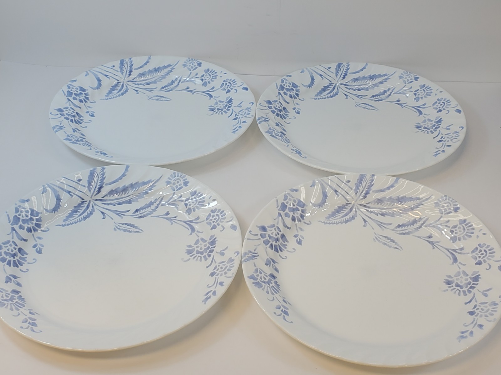 Corelle Botanique 10.25″ Dinner Plates Set of 4 Floral Pattern Retired