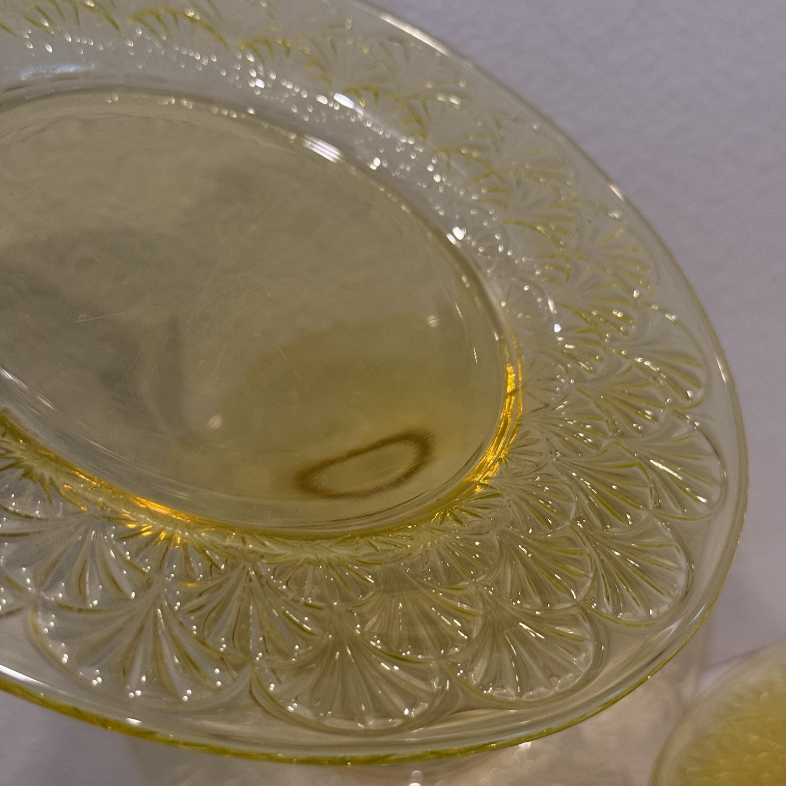Antique Pukeberg Turkey Tracks Royal Fan Vaseline Uranium Glass 7.75” Plate