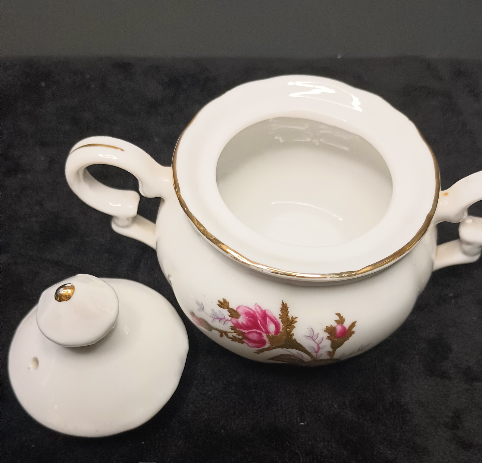 Small China Tea cup and saucer, Creamer, and Sugar bowl with lid / Japan