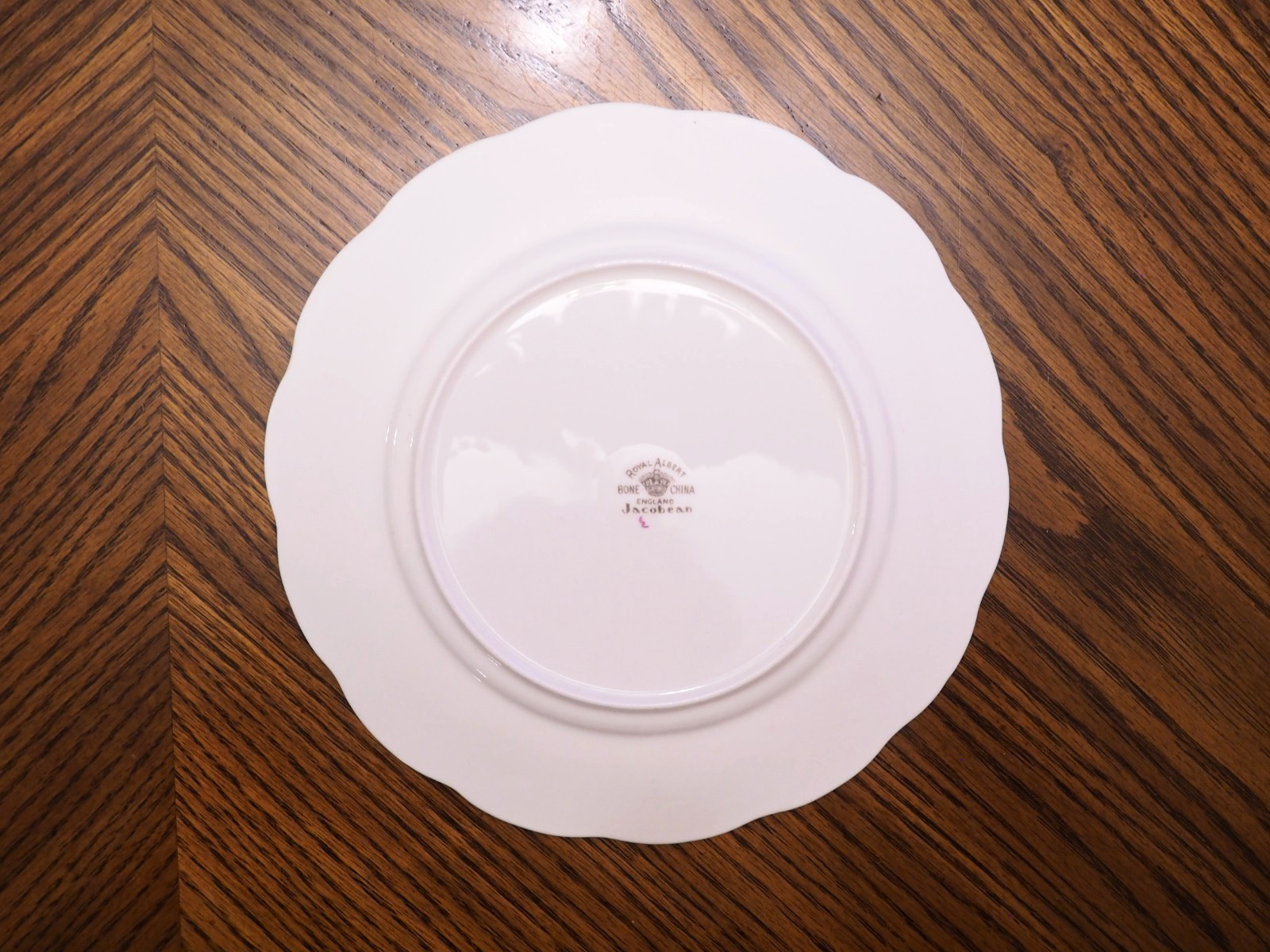 ROYAL ALBERT Bone China England JACOBEAN Floral Design Salad Plate 7 7/8″