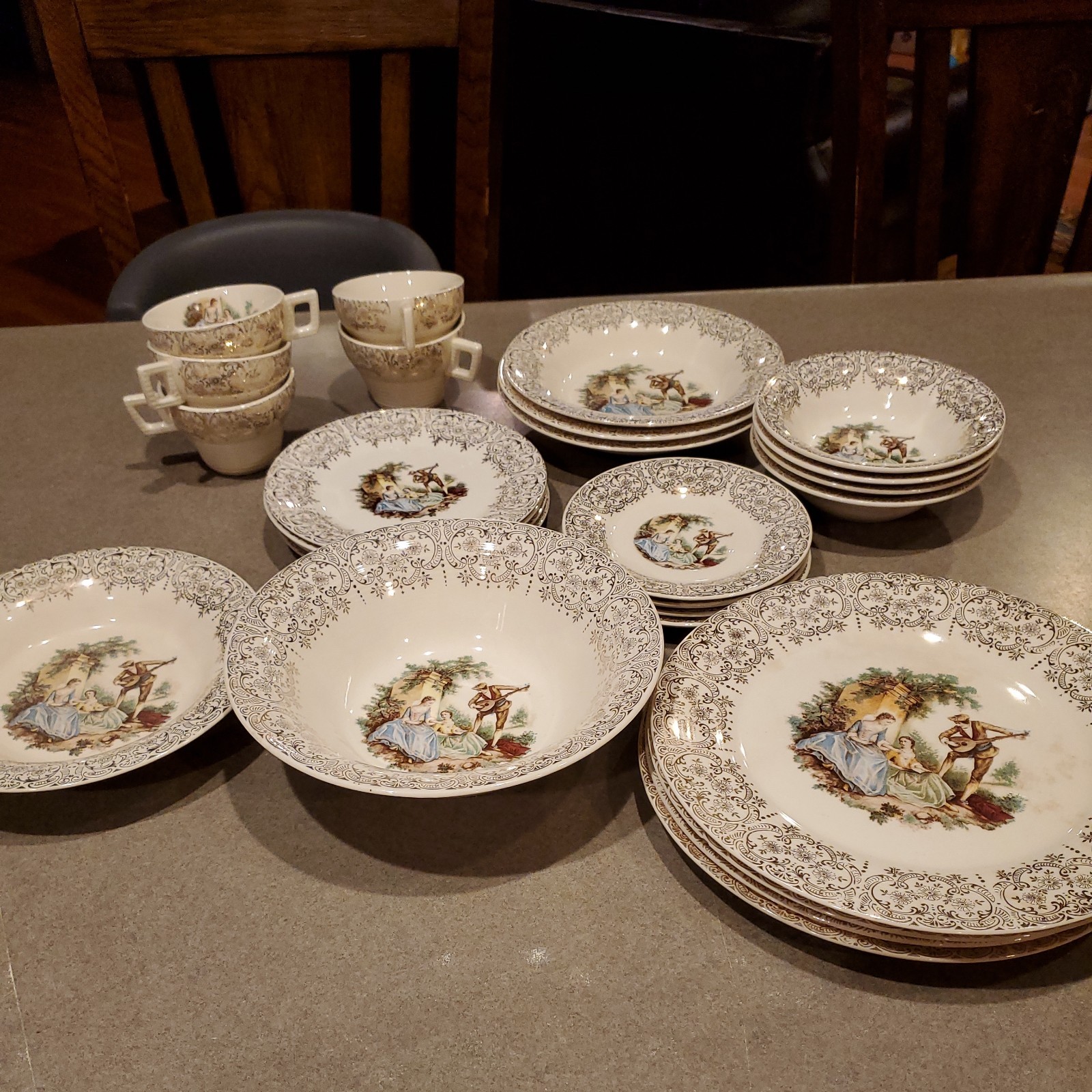 Vtg AMERICAN LIMOGES TRIUMPH CHINA D’OR Serenade 22K Gold 26 Pieces