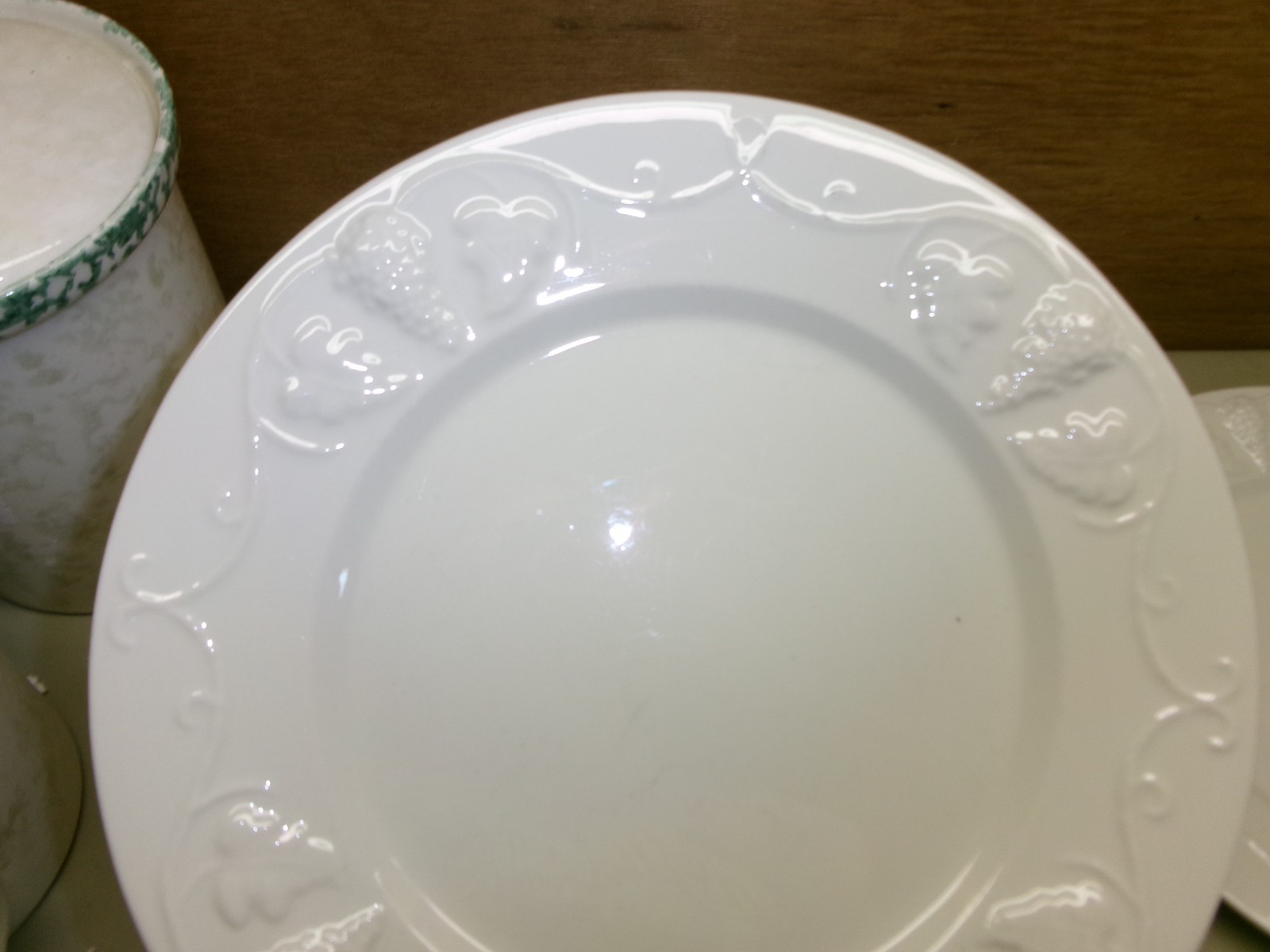 Red-Cliff Ironstone Grape Set of 2 Dinner Plates 10-1/4″