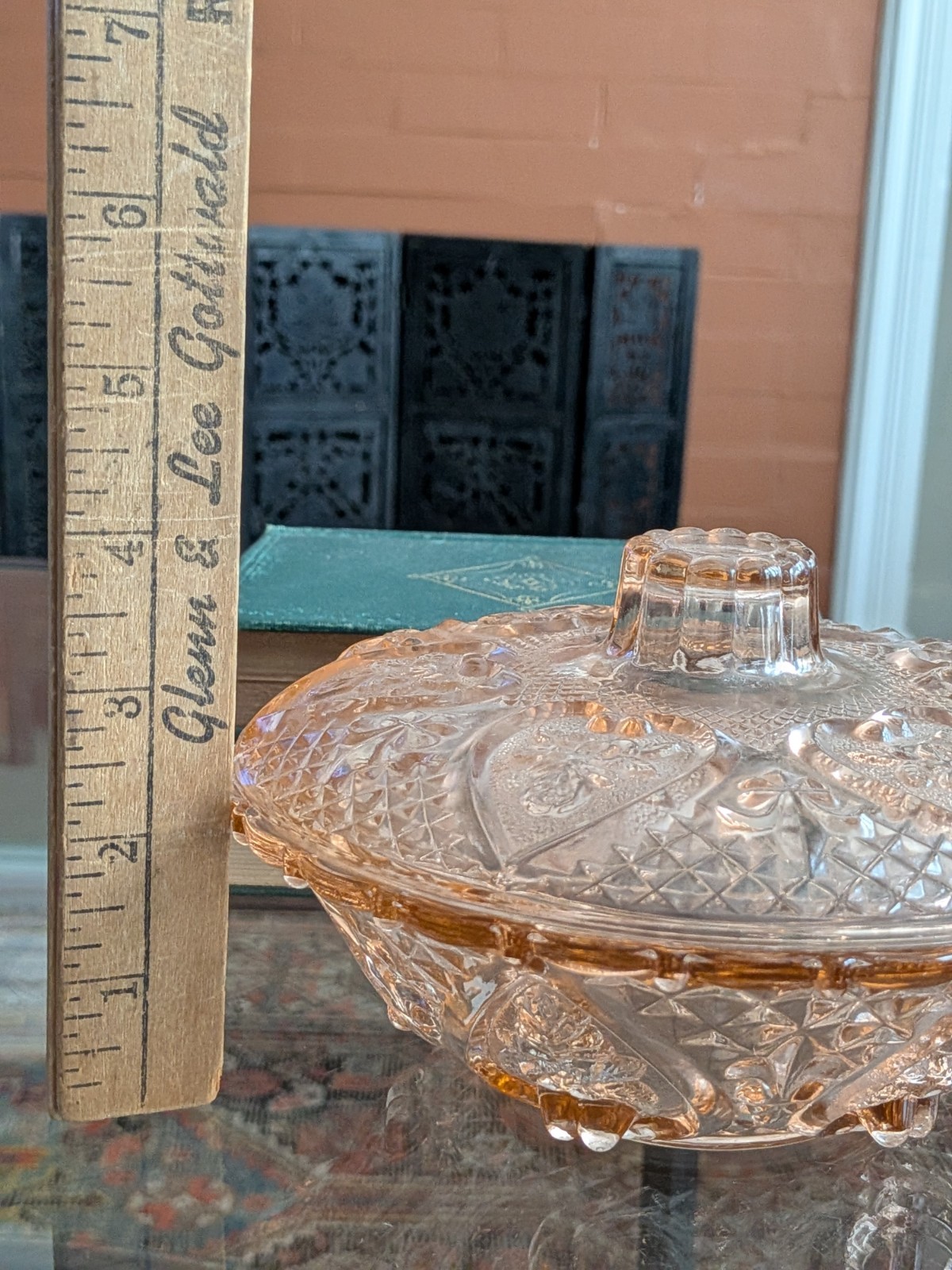 Vtg Pink Heart Art Dainty Pressed Glass Candy Dish Kig Malaysia Covered Bowl
