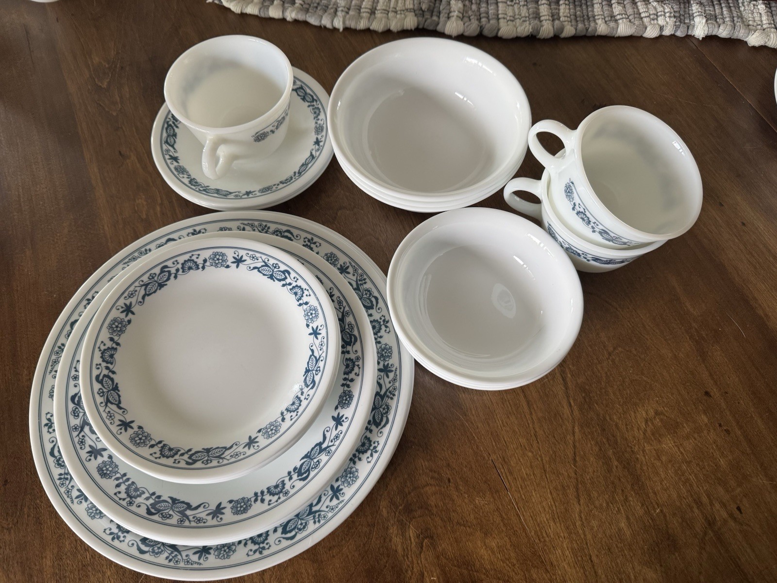 21 Piece Service For 3 Vintage Corelle Old Town Blue Onion Dinnerware Set