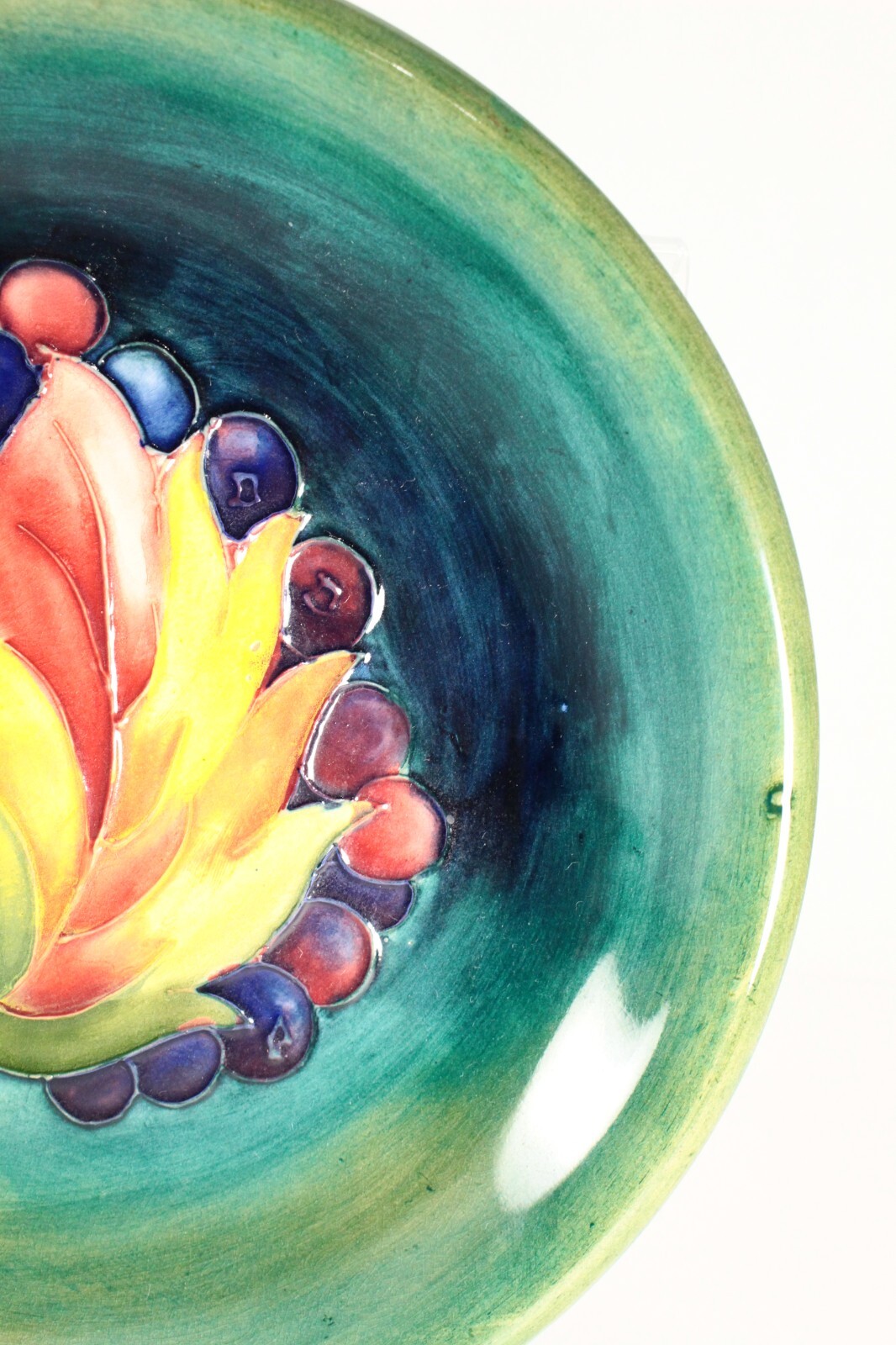 = 1930s Moorcroft Pottery Flambe Plate With Leaf & Berry Green Glaze England 9″