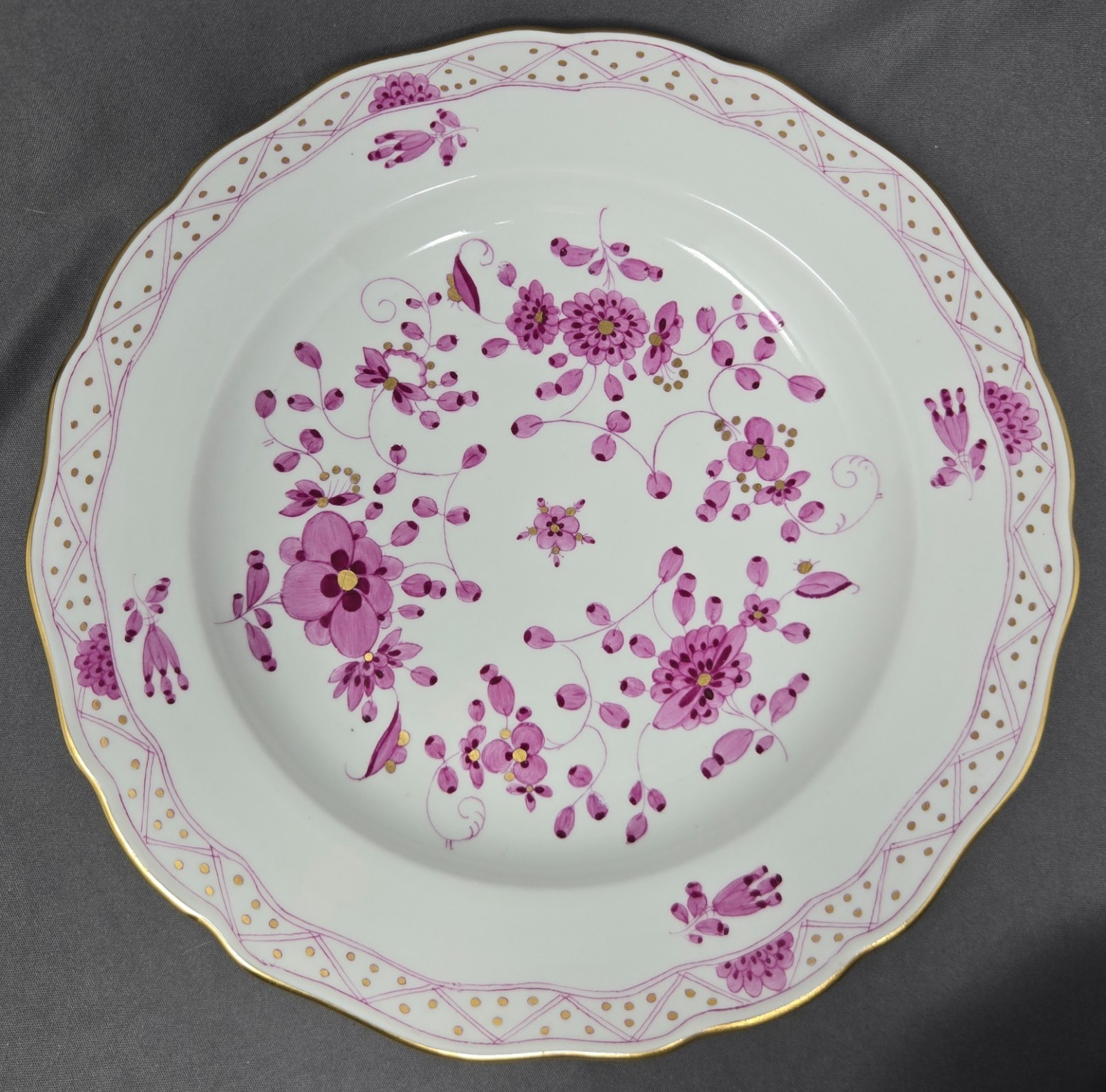 Set of 6 Meissen Hand Painted Pink Puce Indian & Gold 10 1/8 Inch Plates