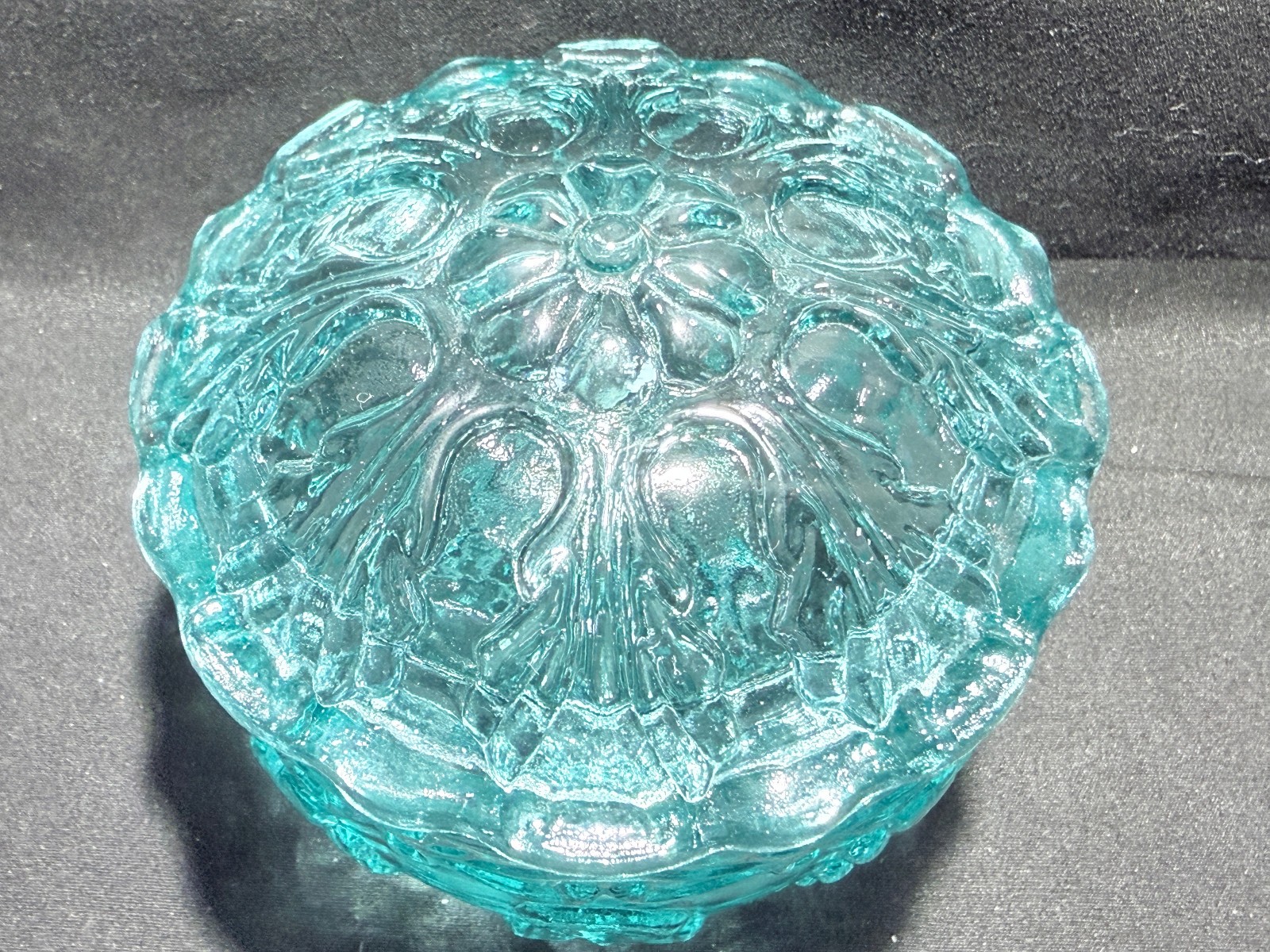 Teal Green Vaseline Uranium glass covered candy dish coffee sugar jar powder box