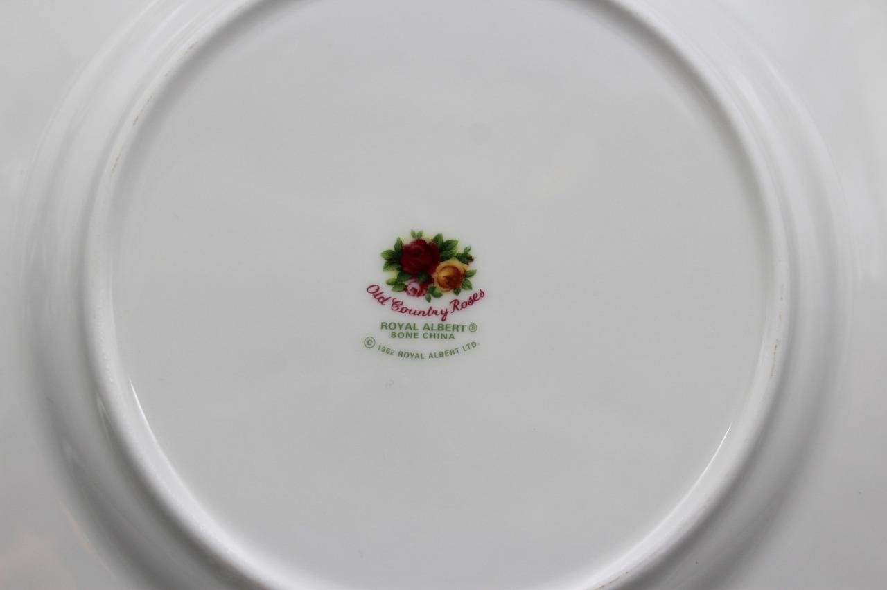 Royal Albert Old Country Roses Porcelain Set of 12 Bread Plates 6 1/8″