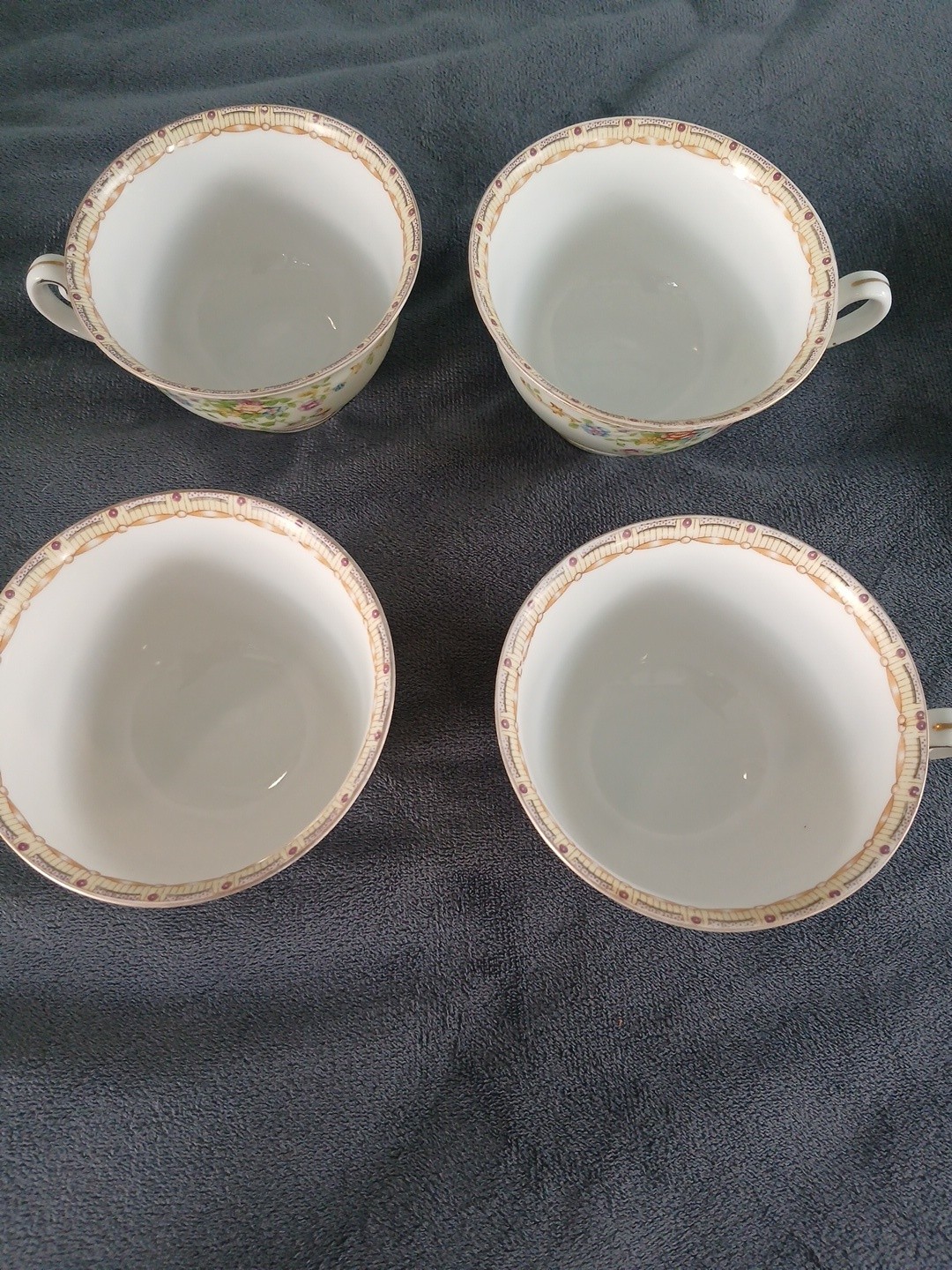 Set Of 4 Teacups & Saucers National China Japan Patricia Floral