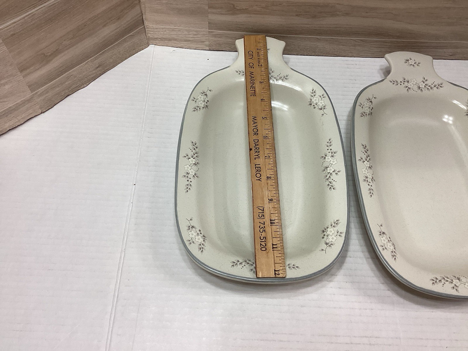 VTG Pfaltzgraff Set Of 2 Heirloom Party Plates (Hard To Find) Dishes Trays
