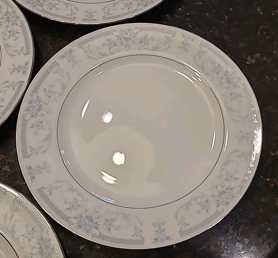 SET (7) Sheffield BLUE WHISPER Porcelain Fine China 10.25″ Dinner Plates Japan