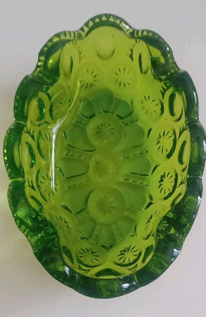 VINTAGE L E SMITH OLIVE GREEN MOON & STARS GLASS MINI BOWL SET