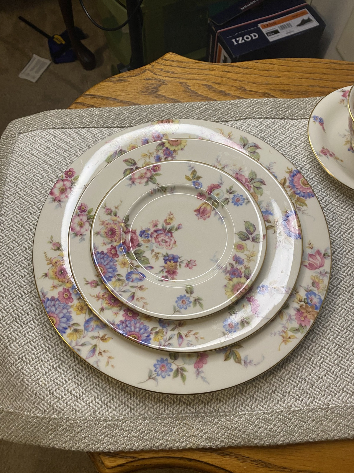 CASTLETON USA SUNNYBROOKE FIVE PIECE PLACE SETTING FOR TWELVE /60 PCS