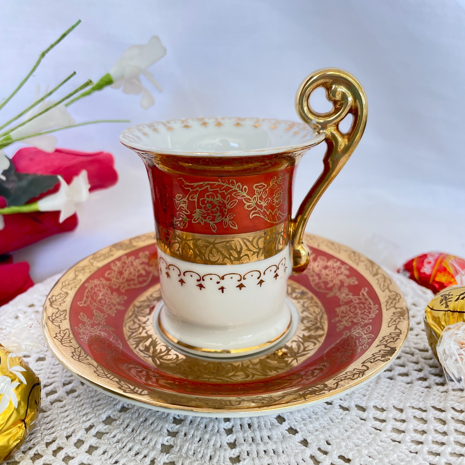 Vintage Arnart 5th Ave Demitasse Chocolate Espresso Cup Saucer Hand Painted Gold